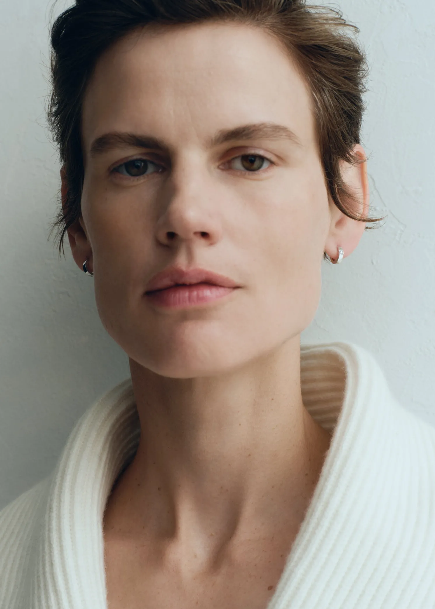 Bezel diamond hoops 18kt white gold