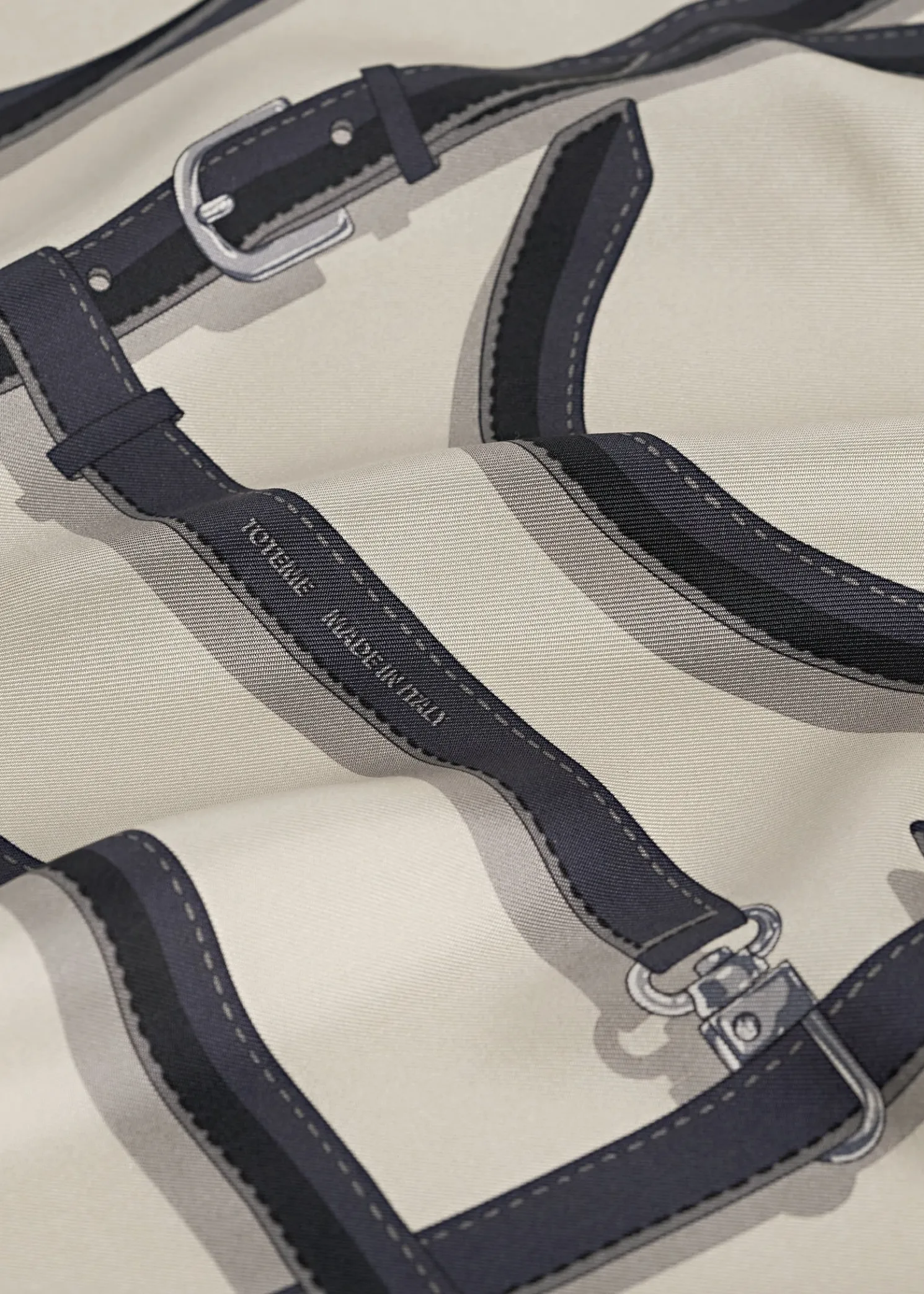 Clasp belt silk scarf snow