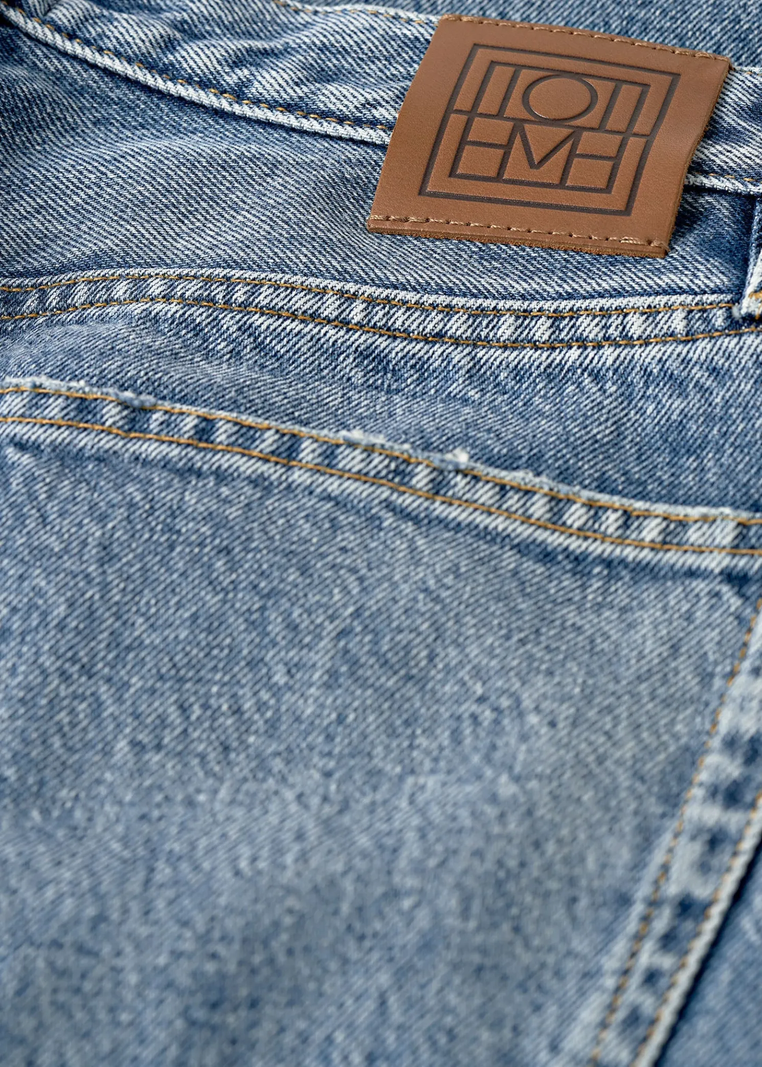 Classic cut denim worn blue