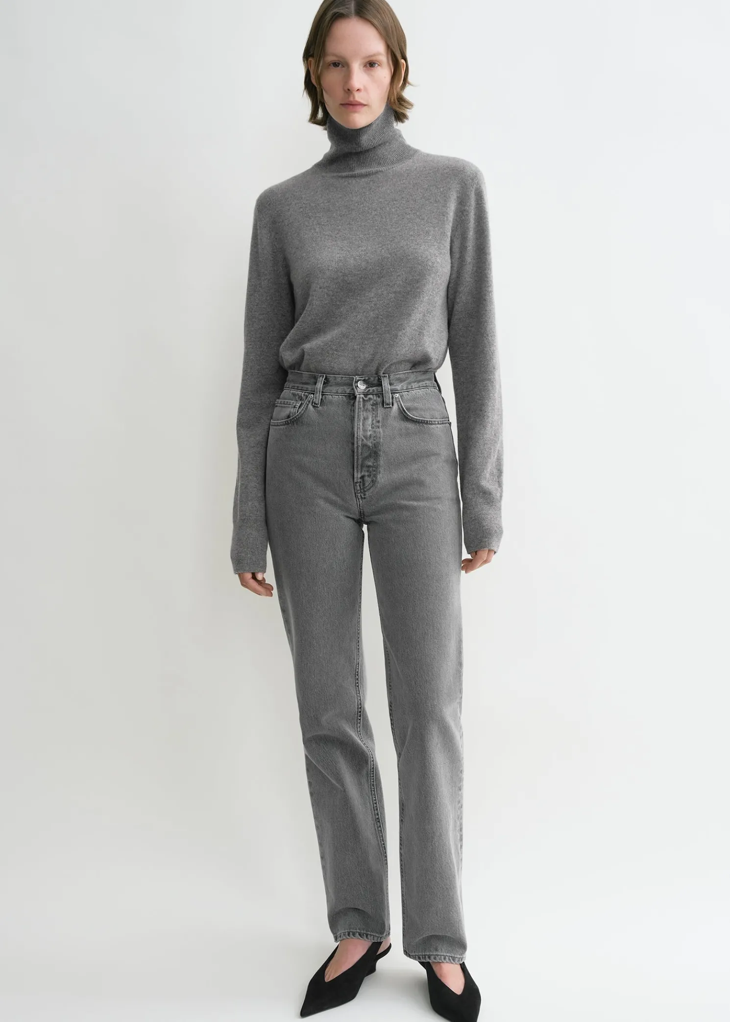 Classic cut denim full length mid grey