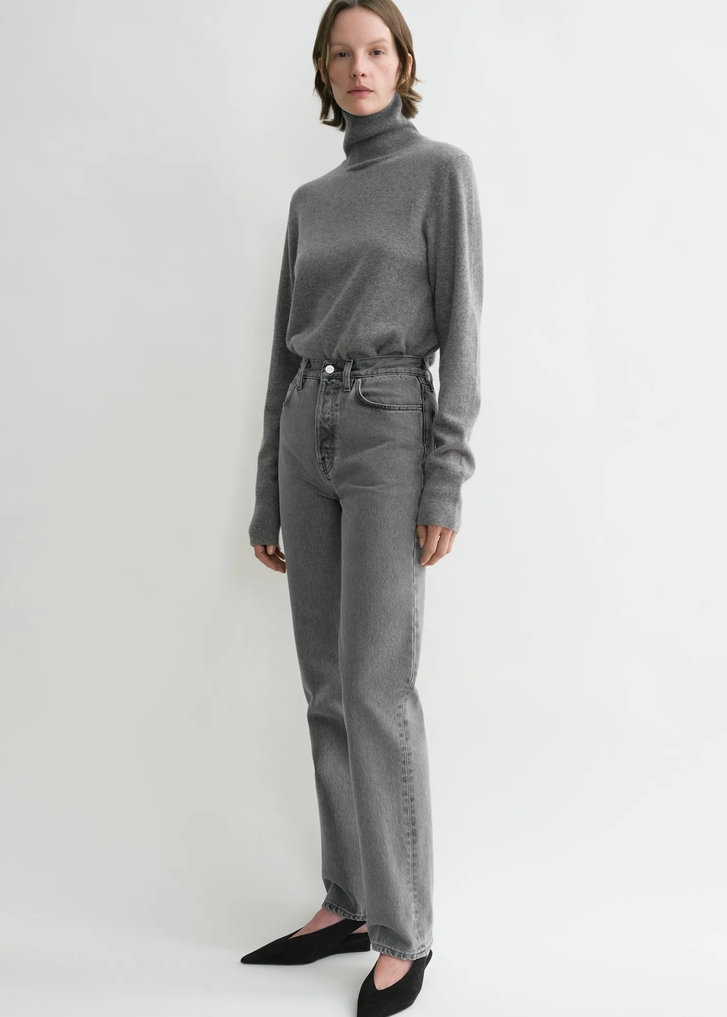 Classic cut denim full length mid grey