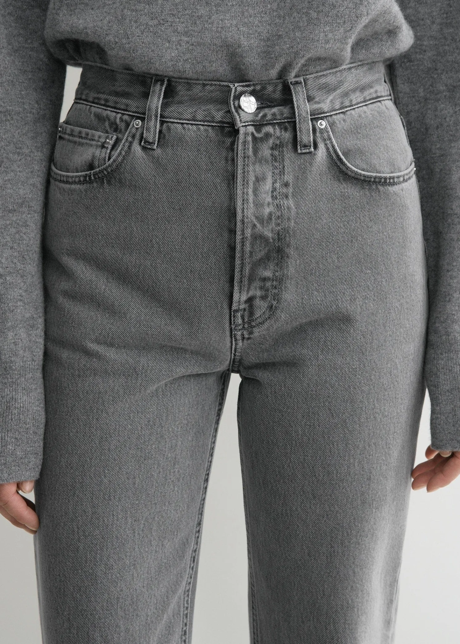 Classic cut denim full length mid grey