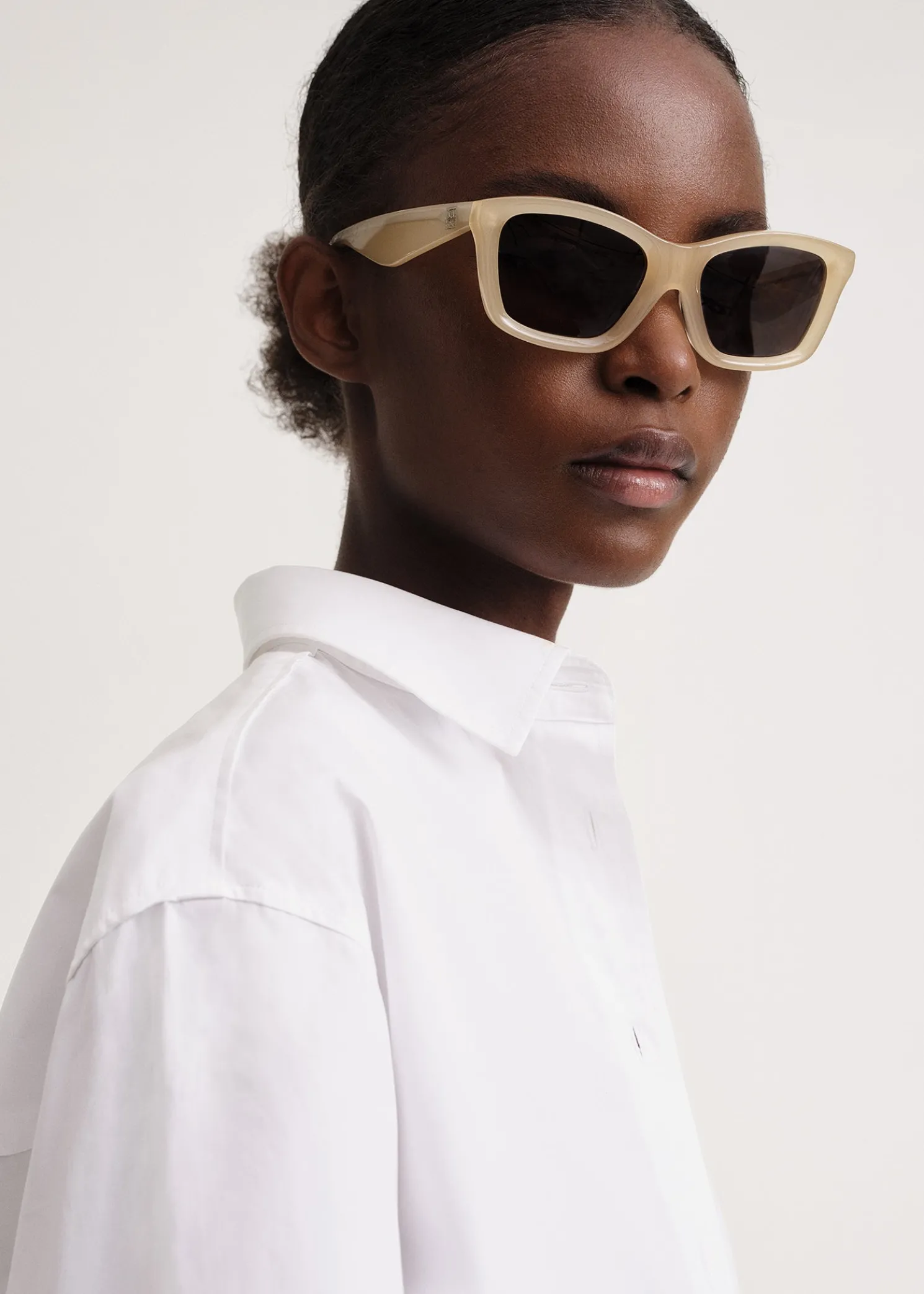 Classic sunglasses bone