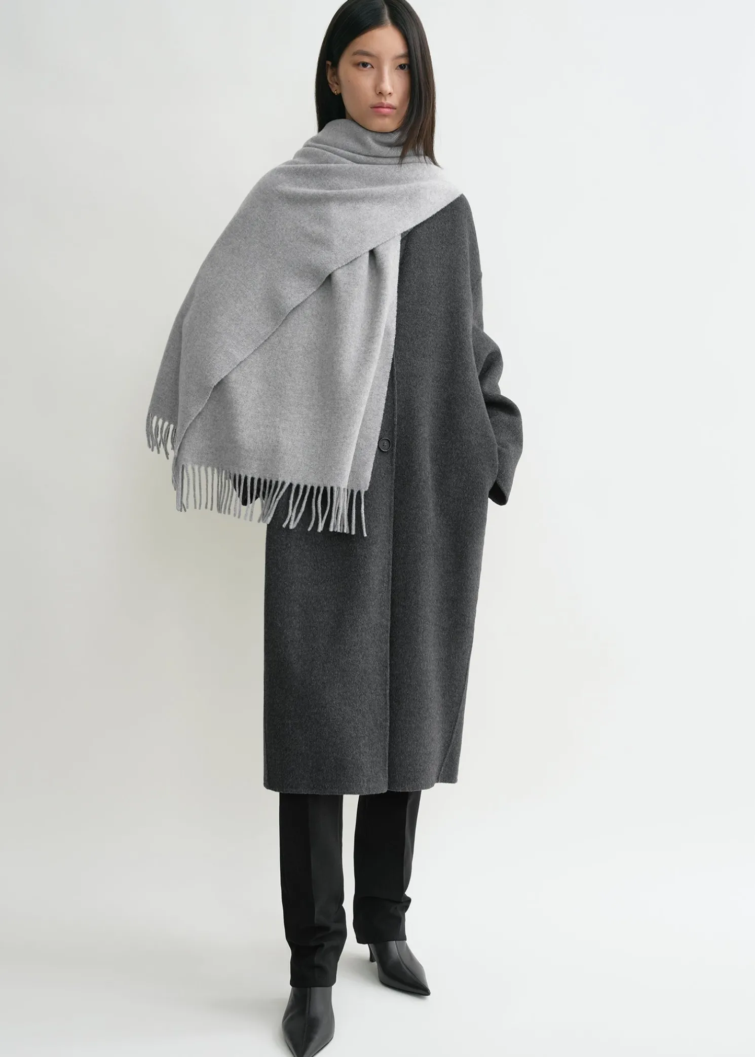 Classic wool scarf light grey mélange