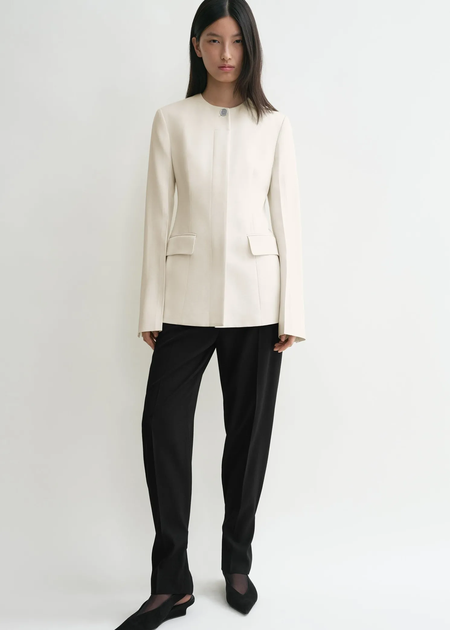 Collarless cinched jacket ecru