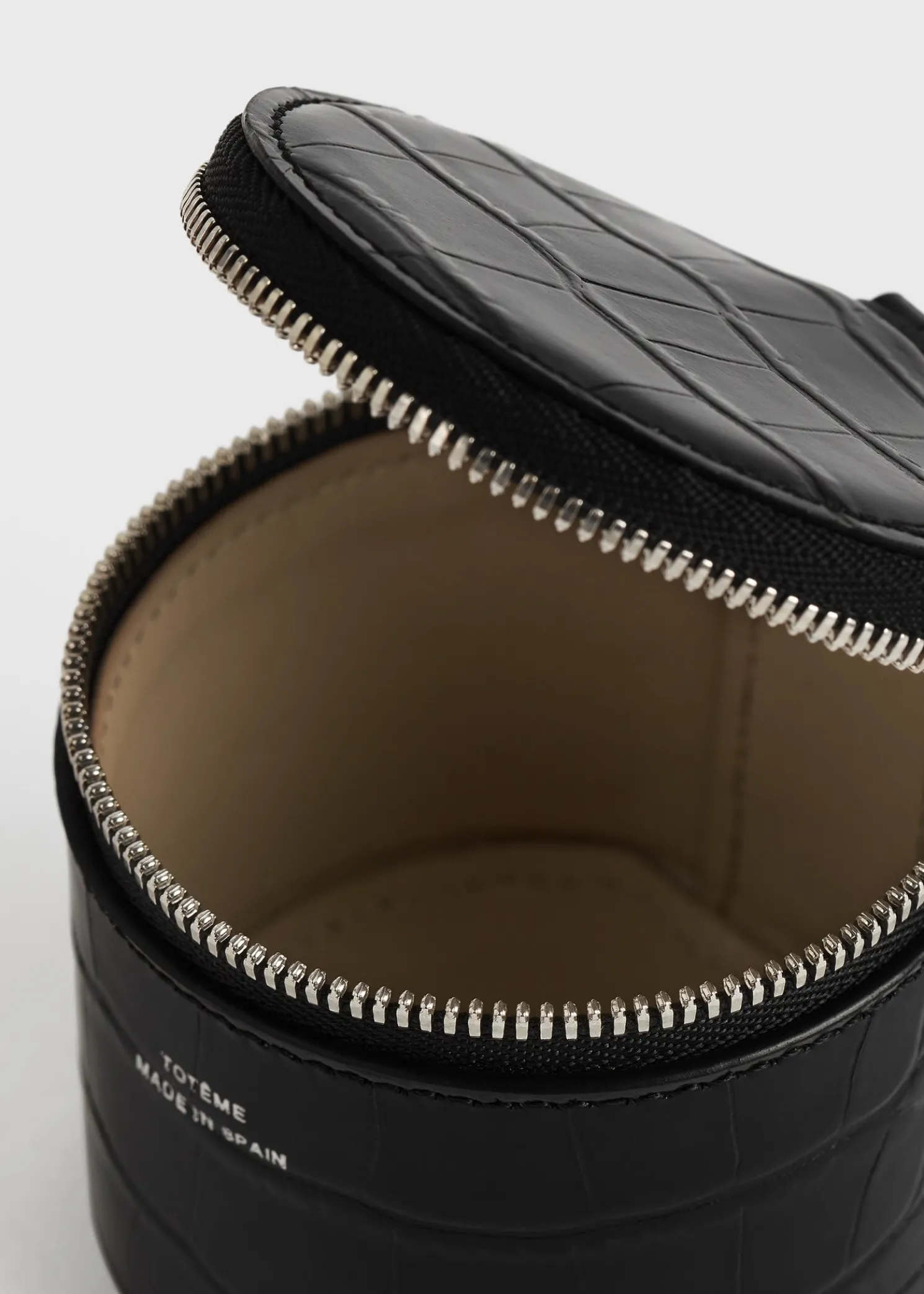 Croco-embossed jewelry box black