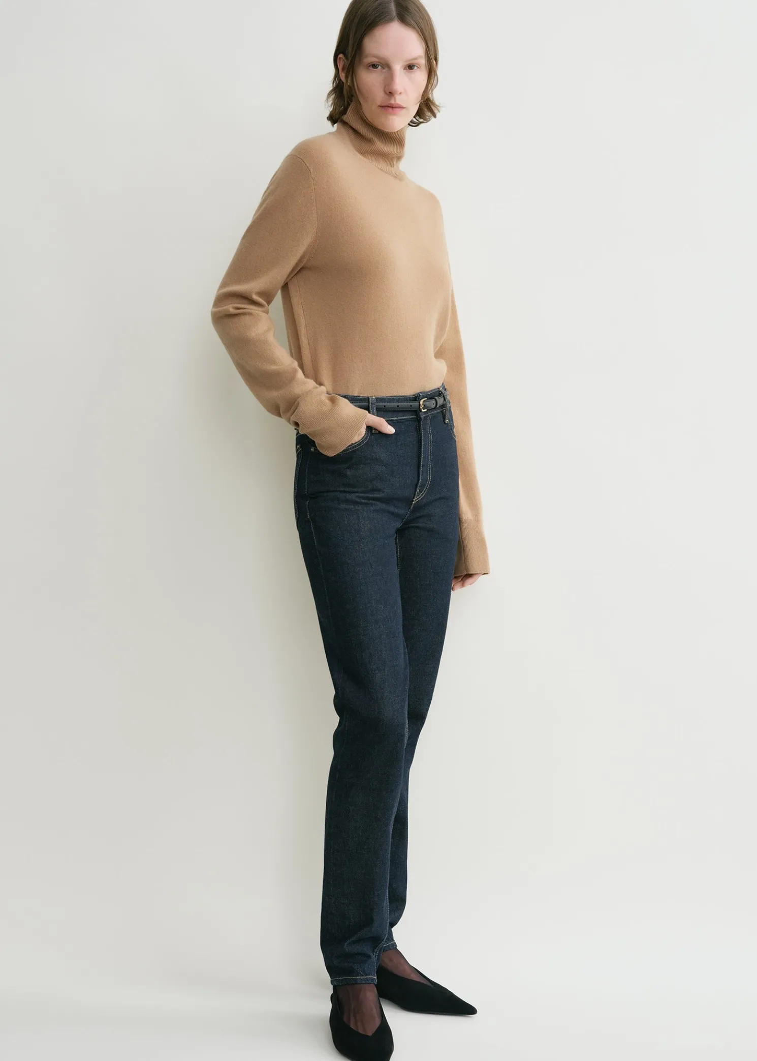 Cropped turtleneck camel