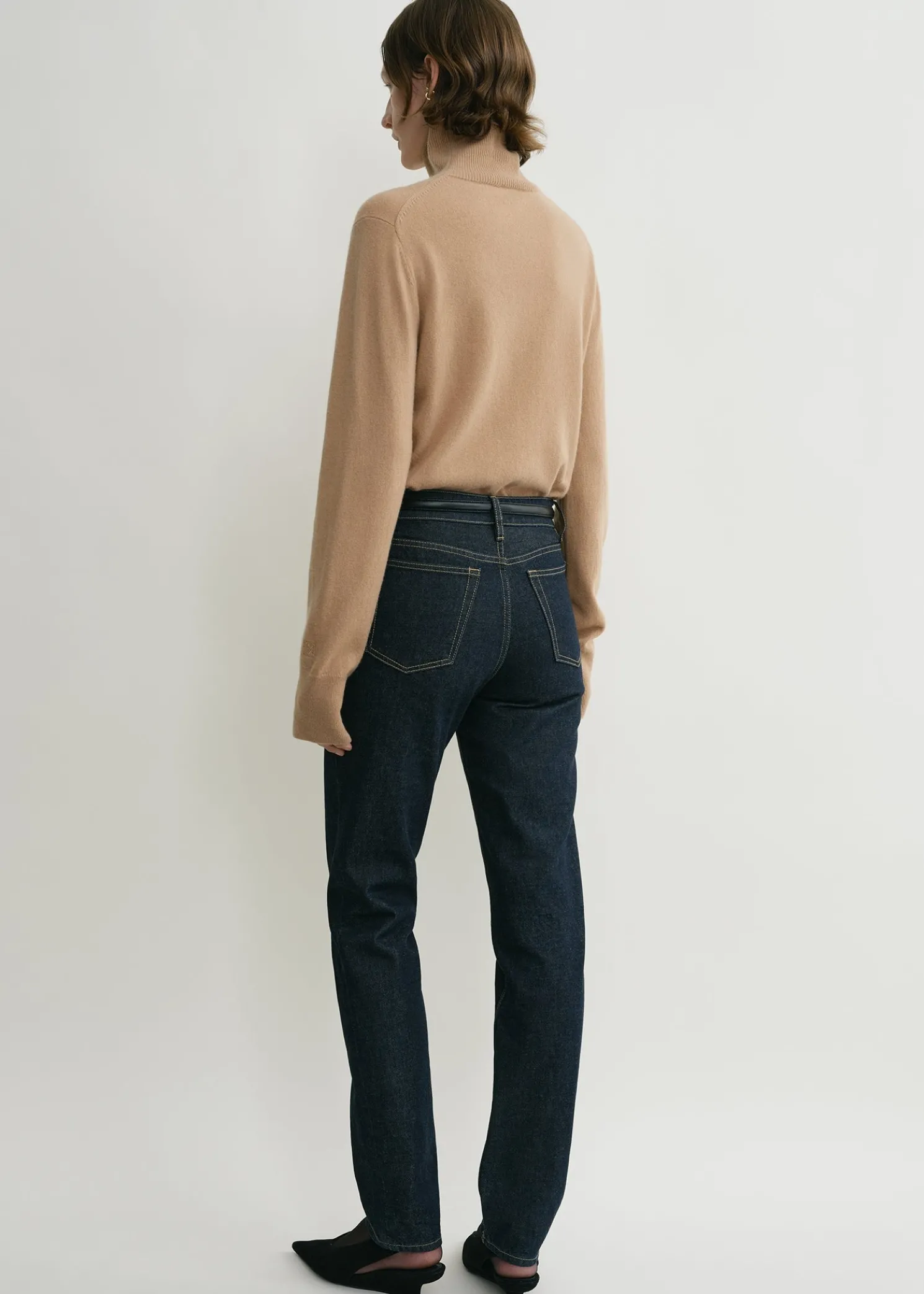 Cropped turtleneck camel
