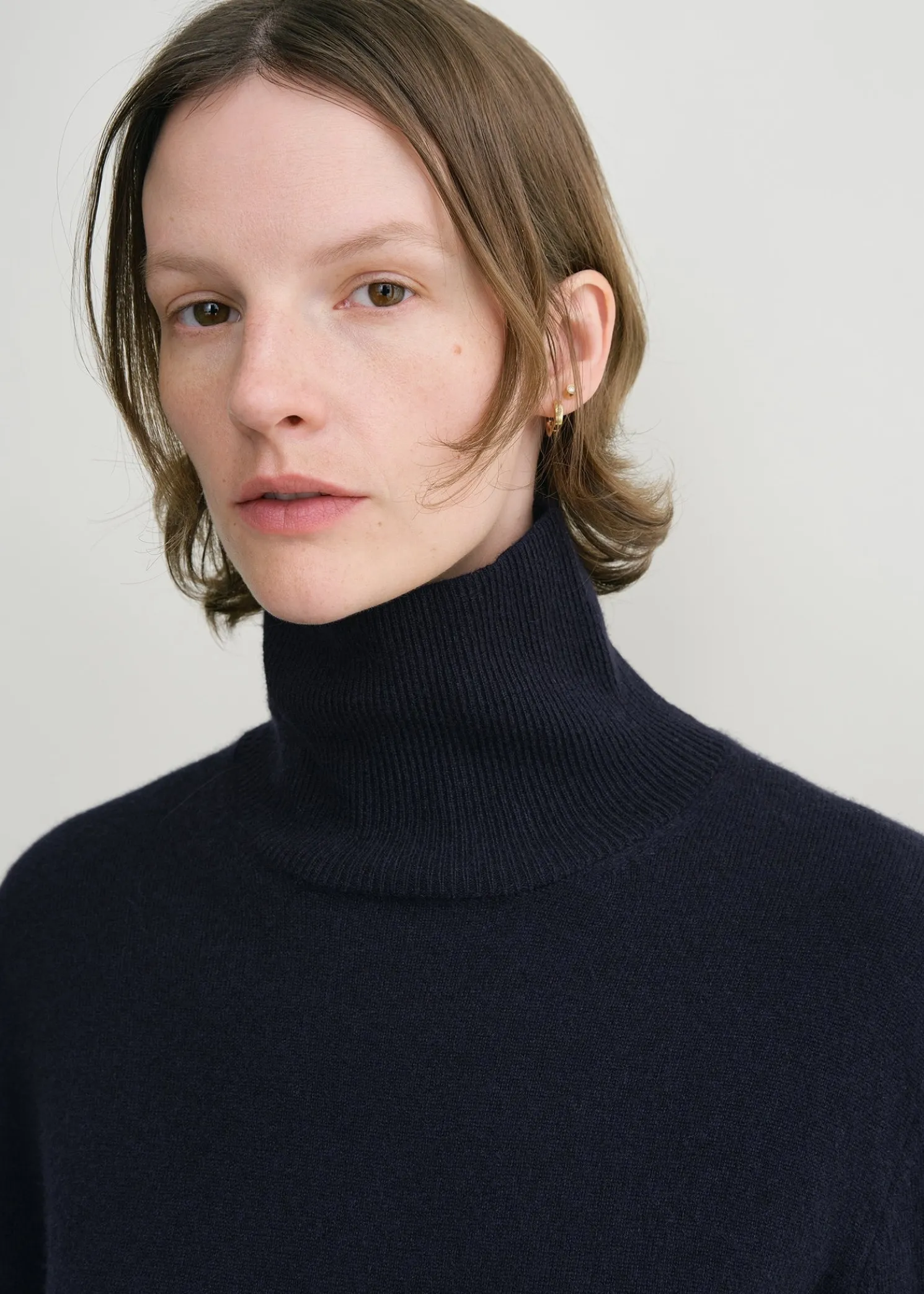 Cropped turtleneck navy