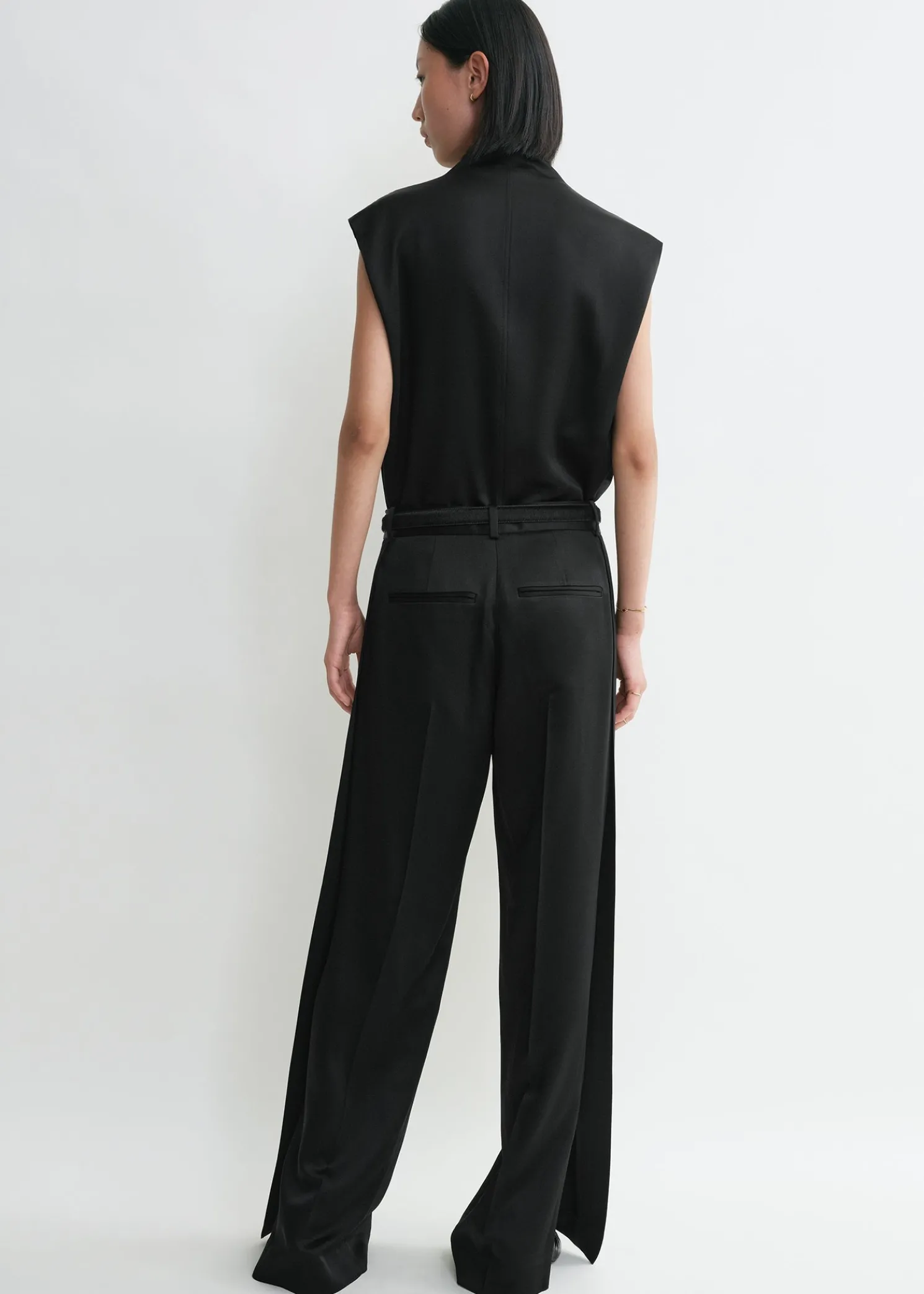 Cuff-slit trousers black