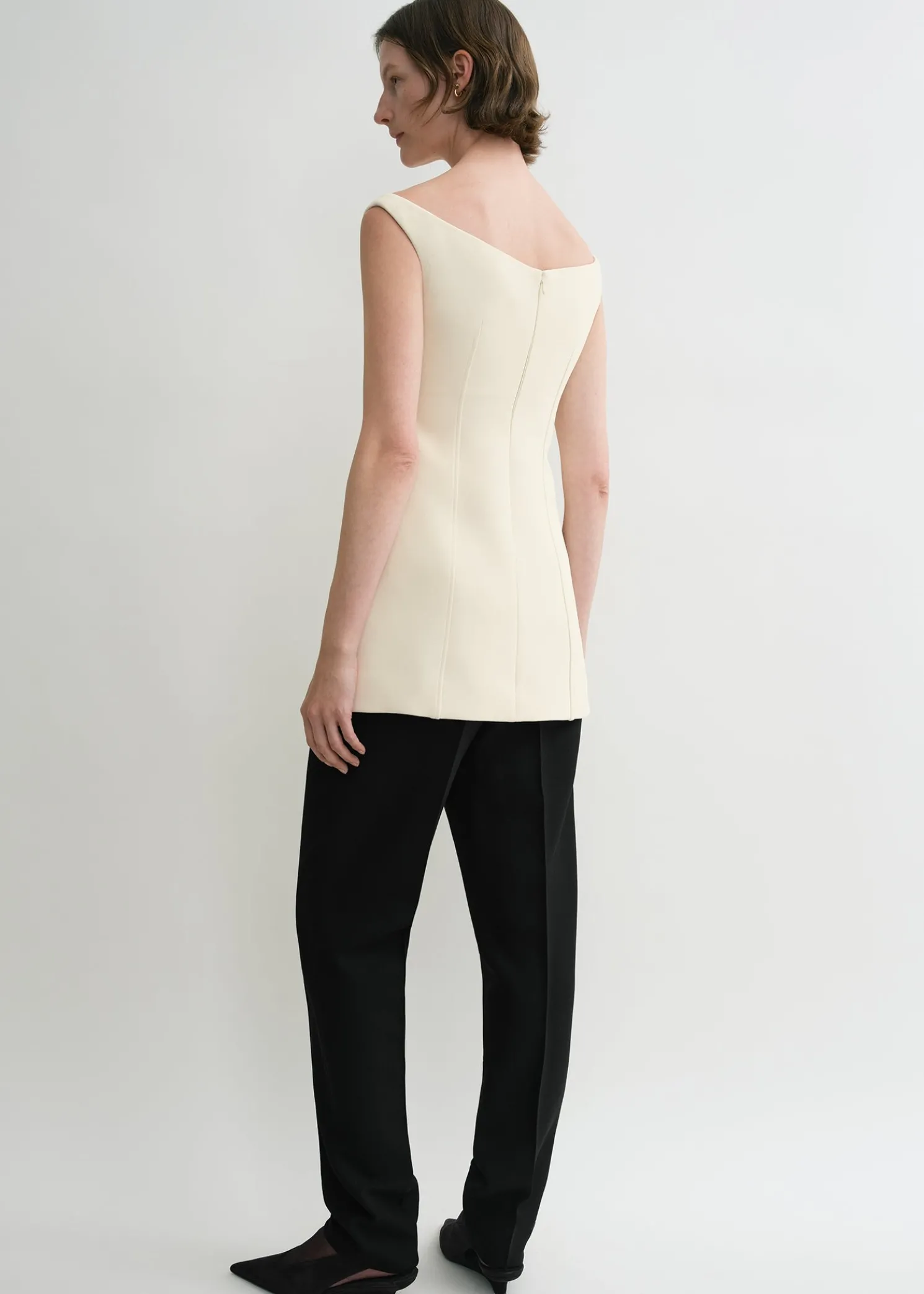 Curved off-shoulder top eggnog