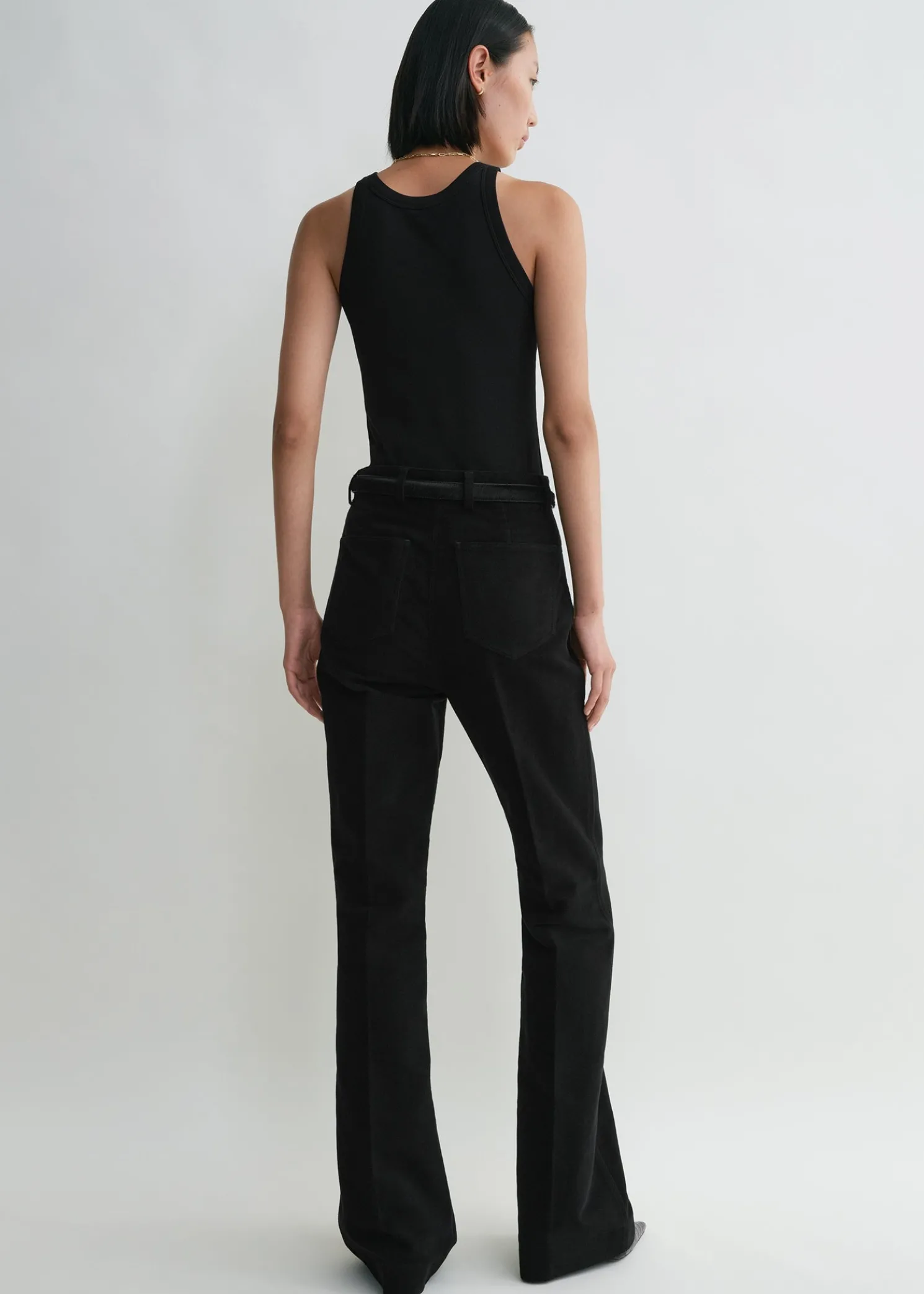 Curved rib tank black