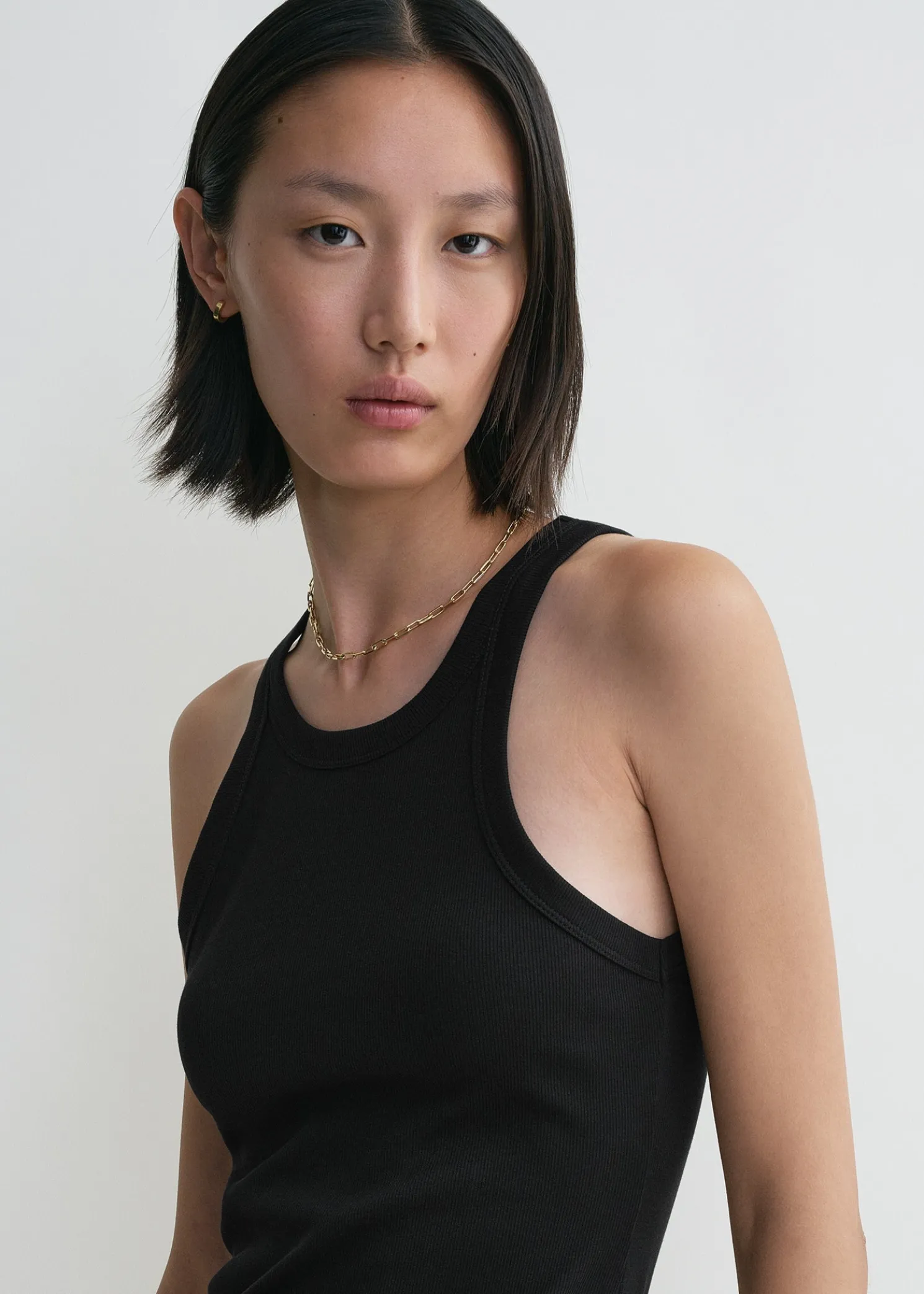 Curved rib tank black