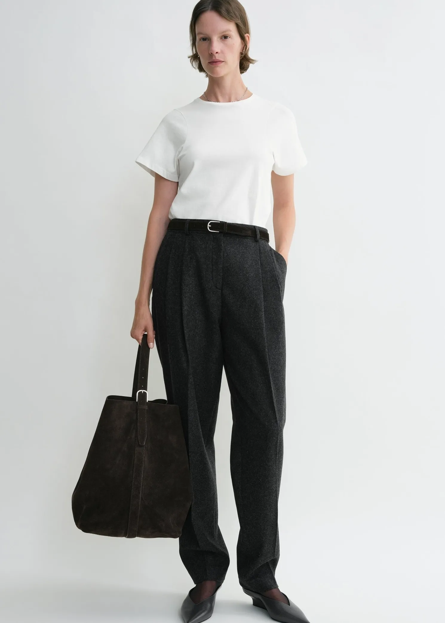 Curved seam tee off-white