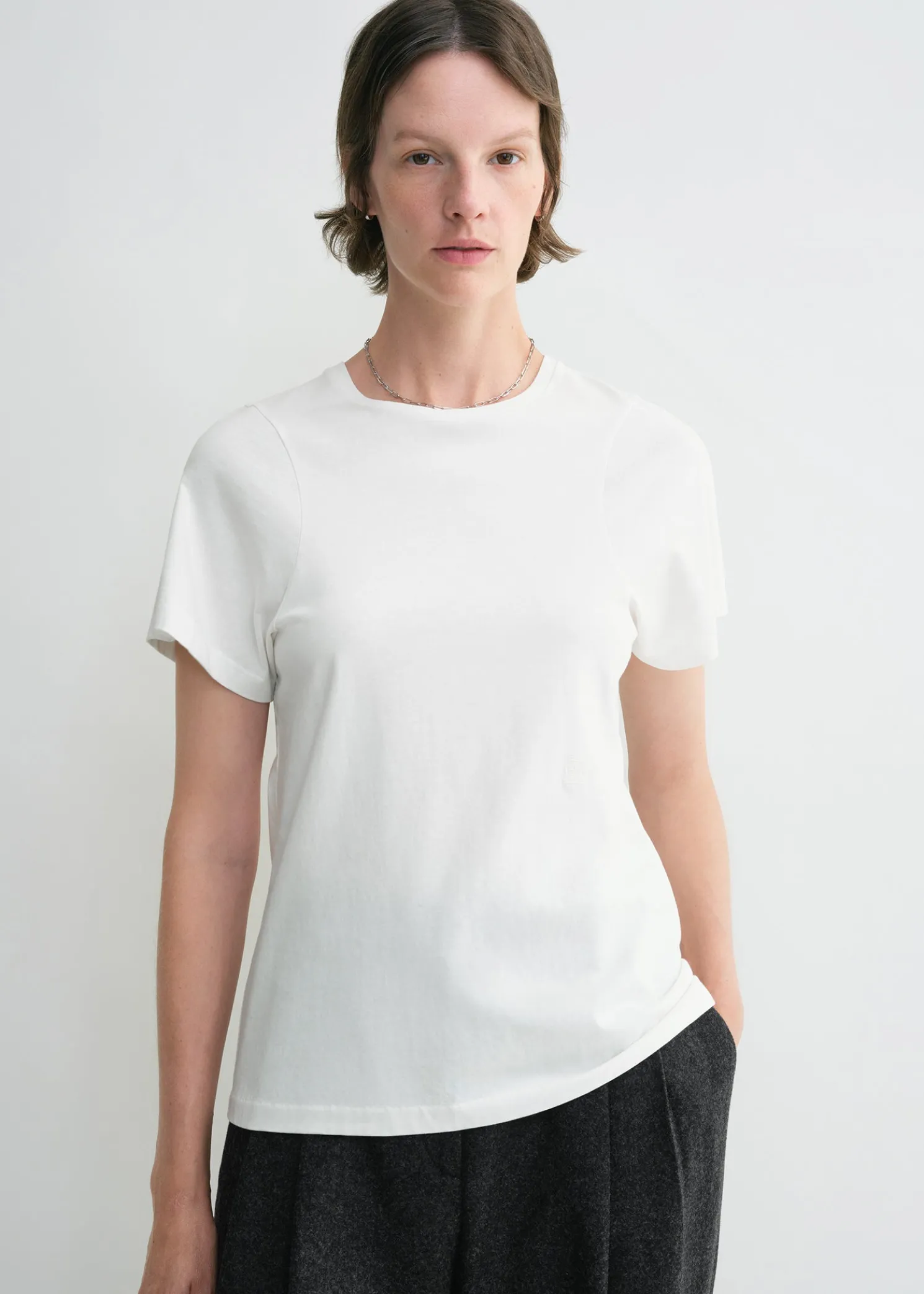 Curved seam tee off-white