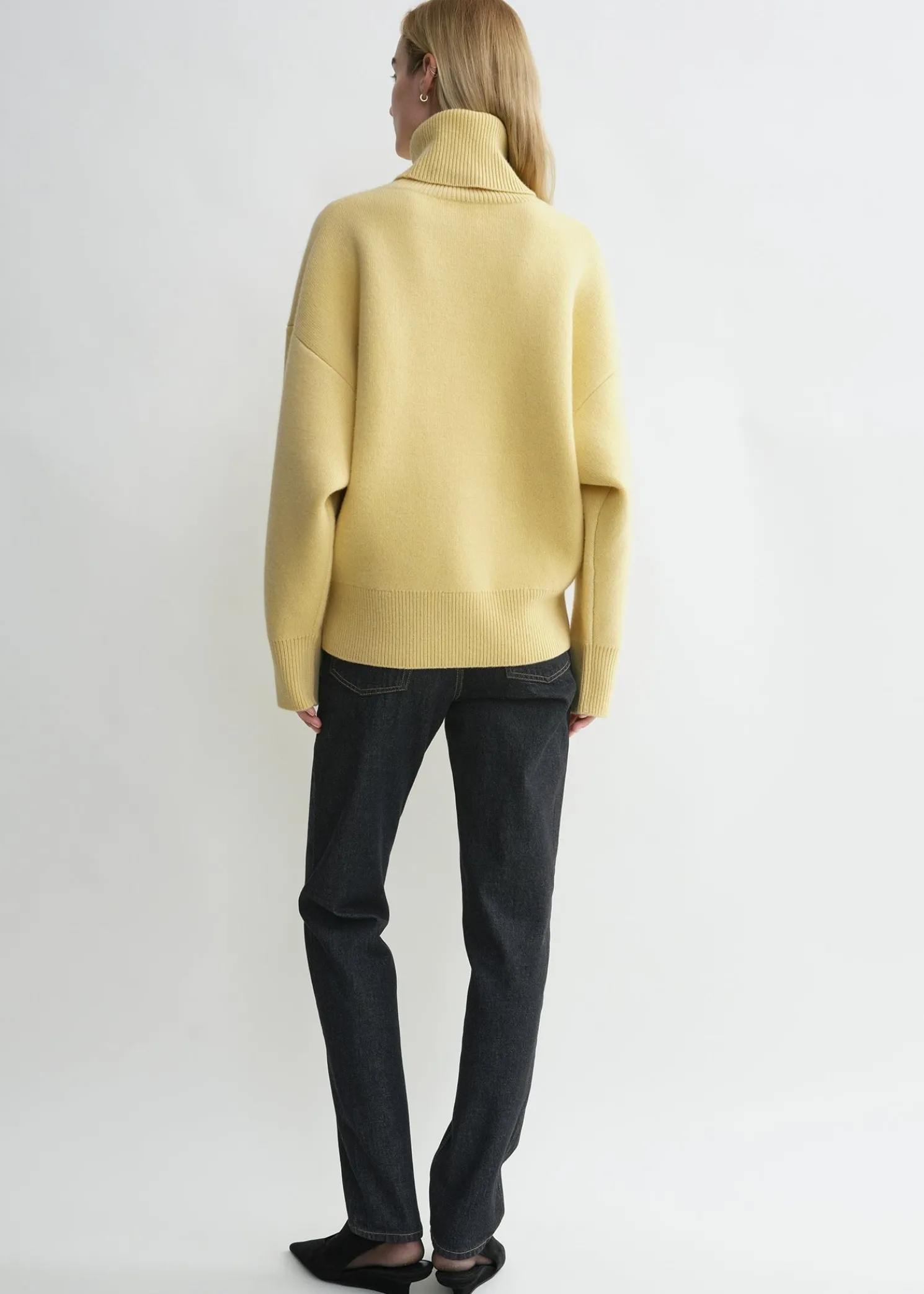 Double-knit turtleneck soft yellow