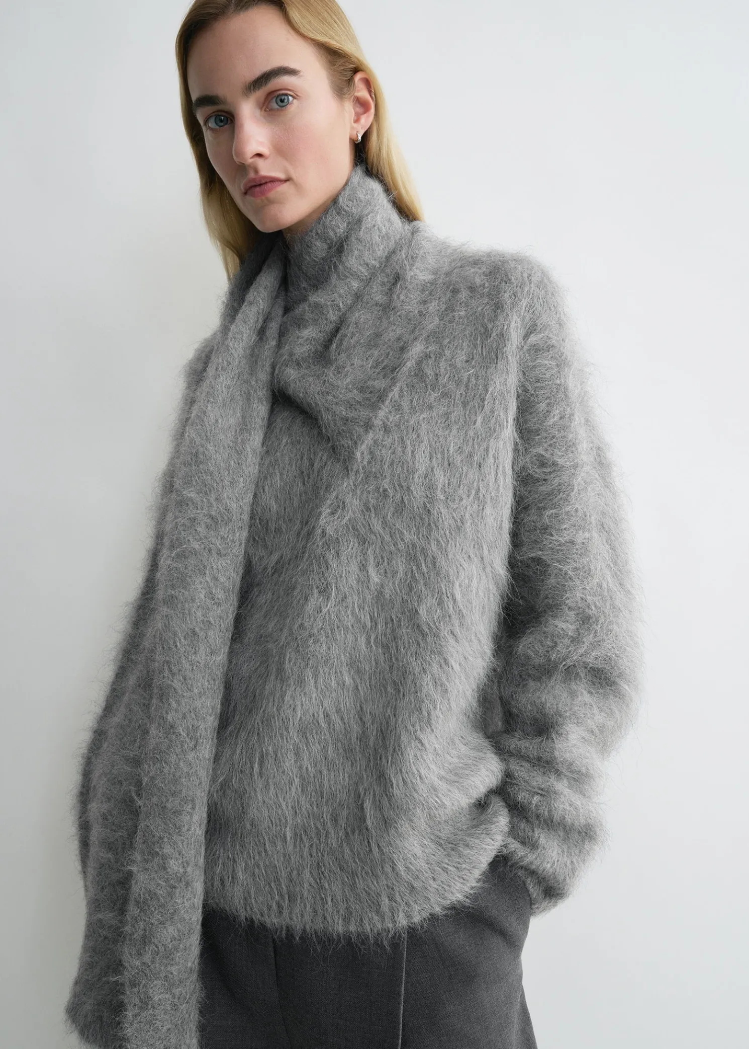 Draped-scarf knit grey melange