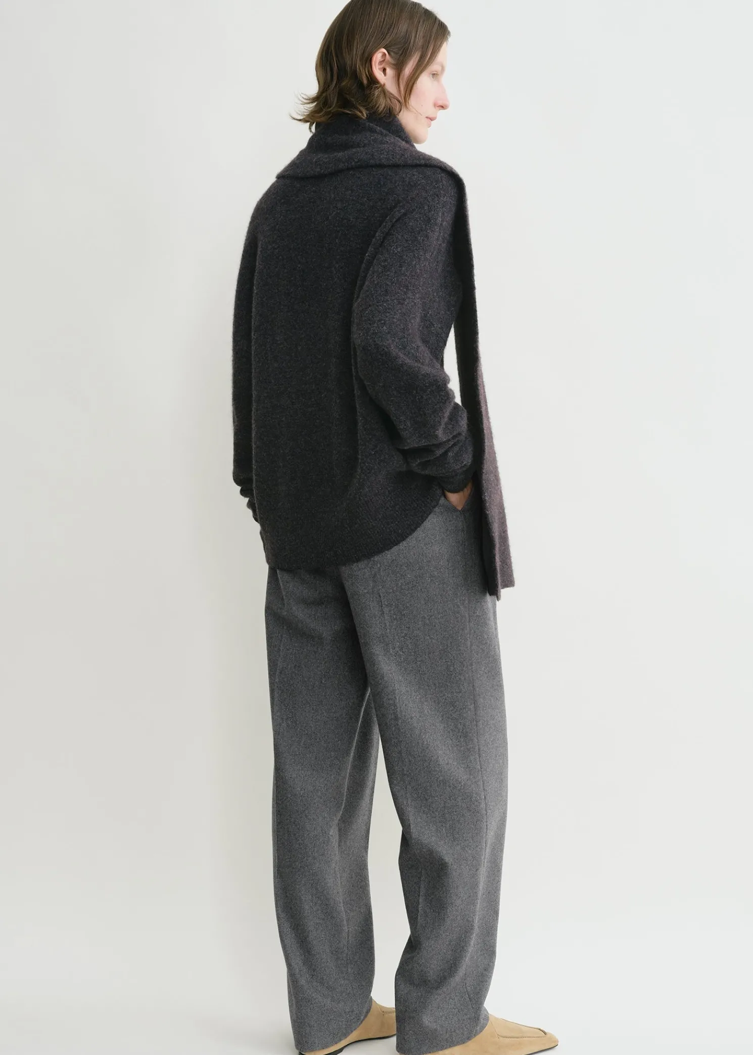 Draped-scarf knit granite