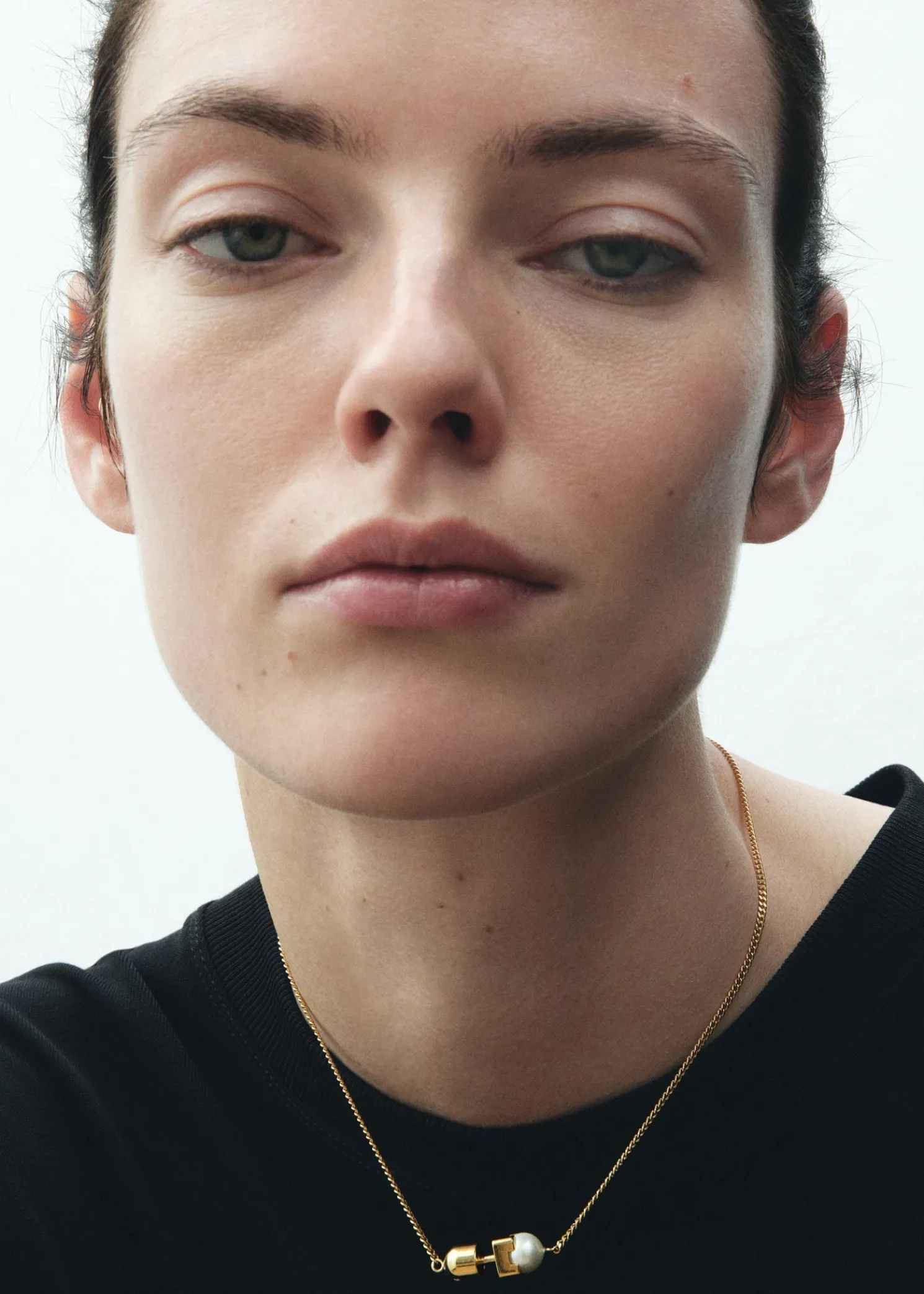 Faux pearl necklace white