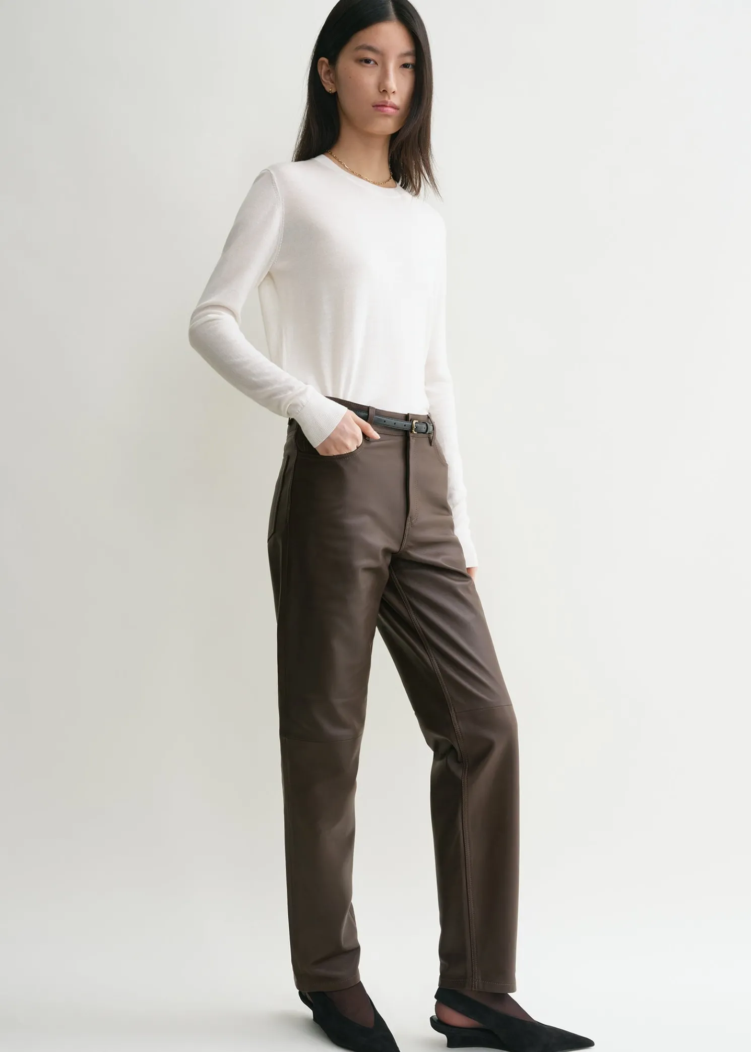 Five-pocket leather trousers bark