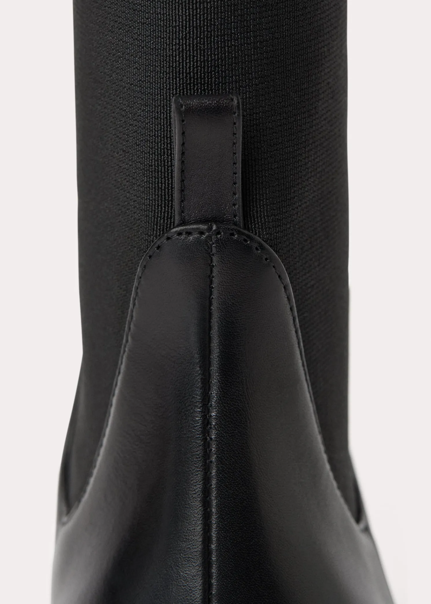 Leather mid-heel boots black