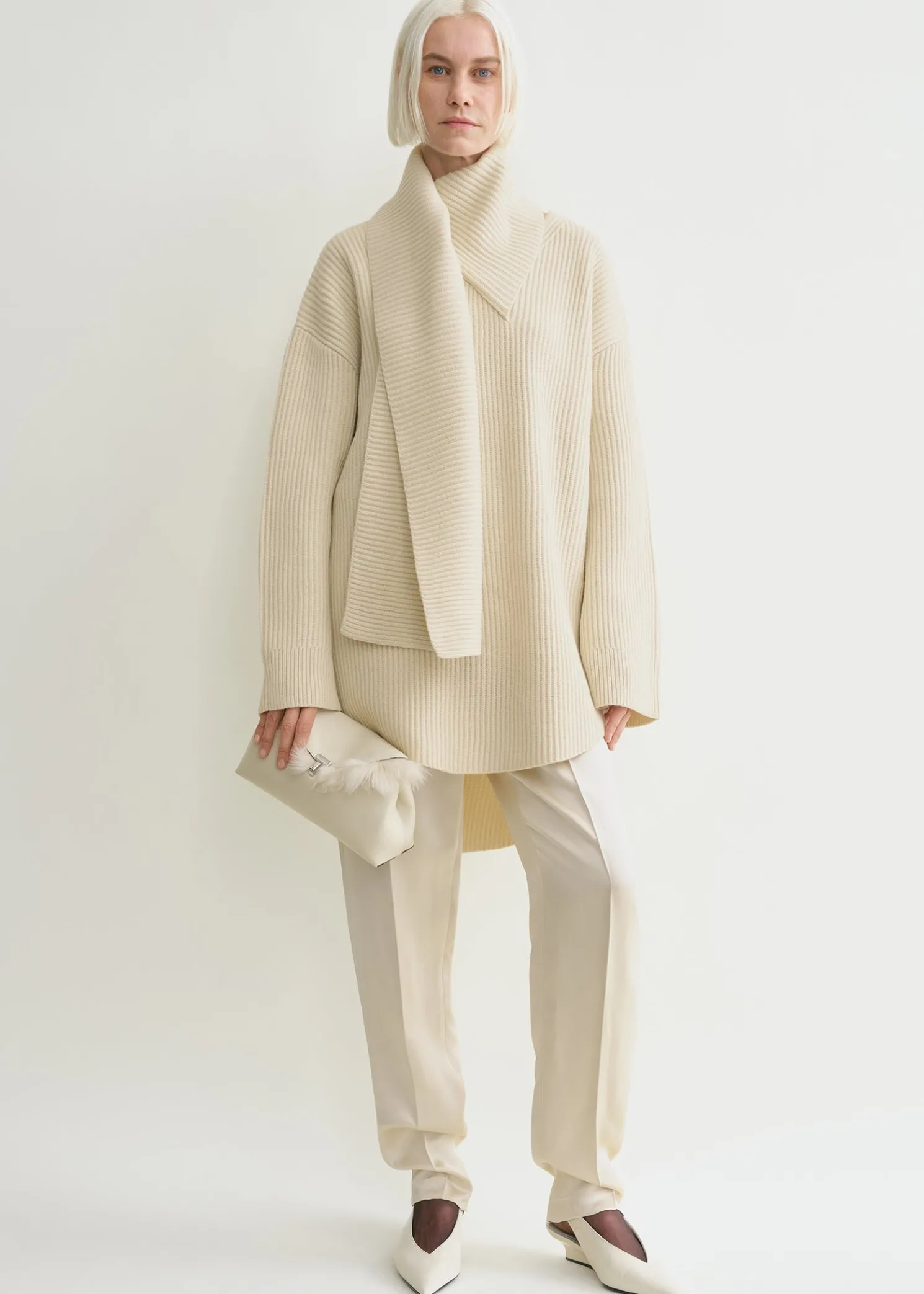 Long scarf knit off-white