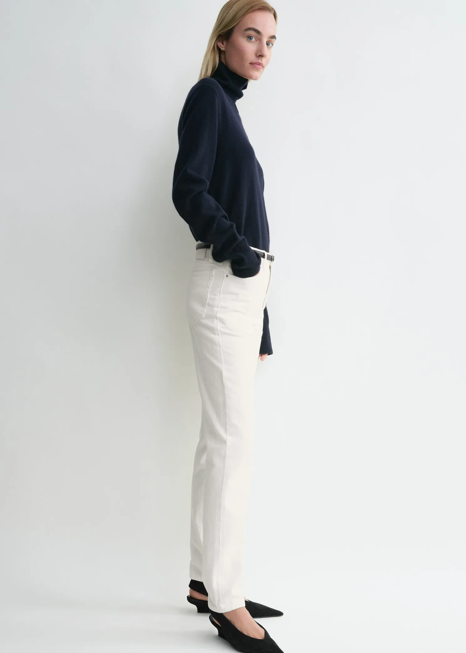 Low taper denim white