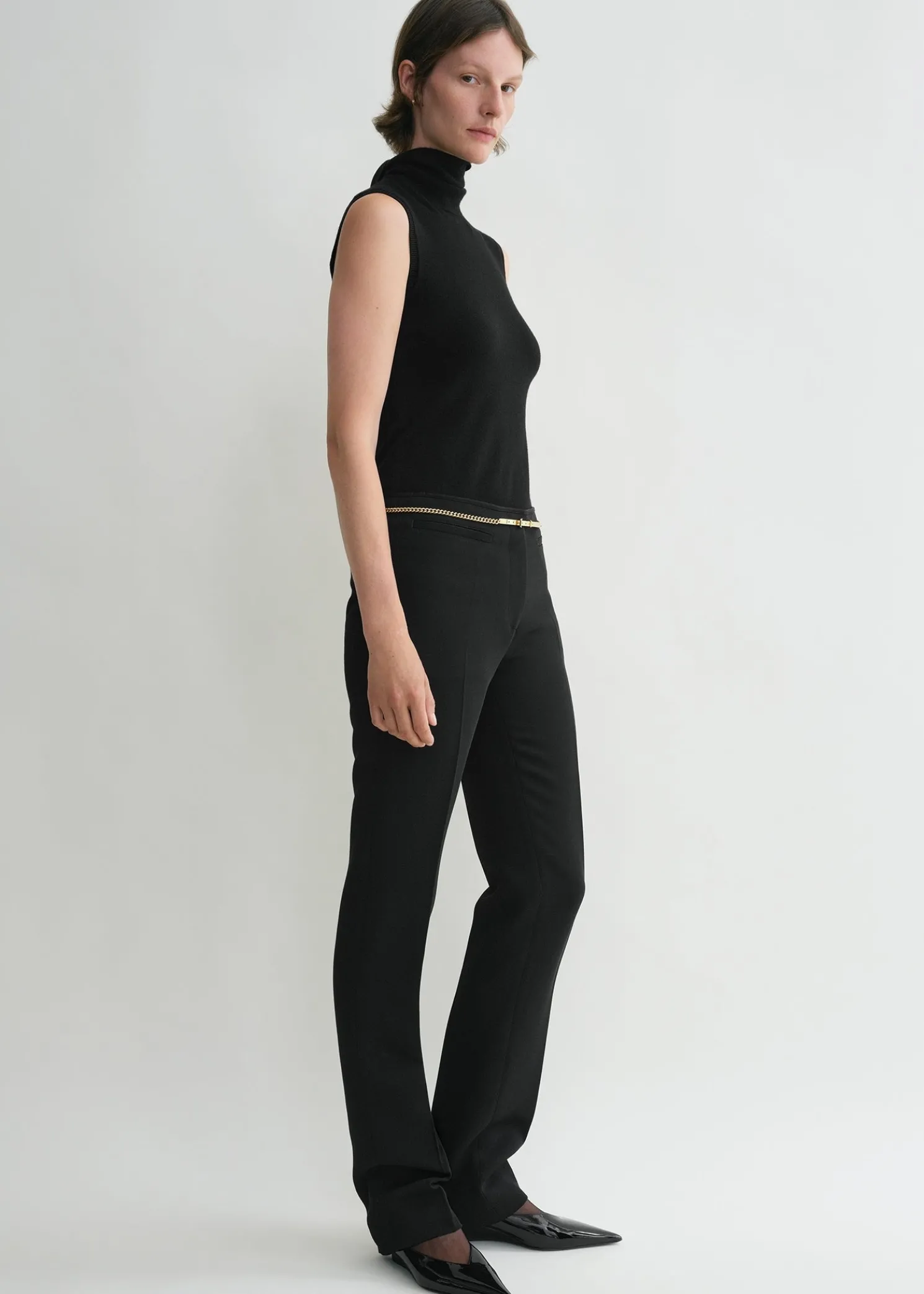 Low-waist cigarette trousers black