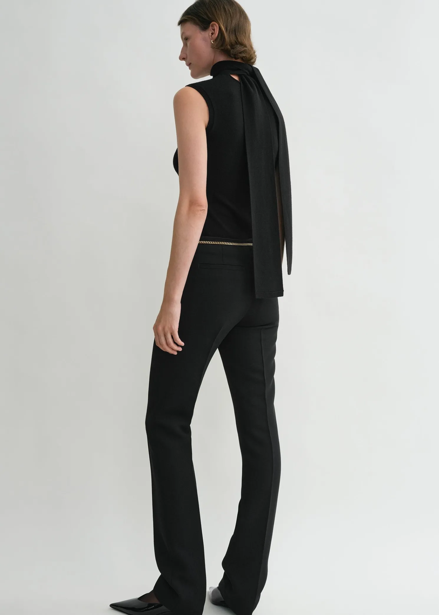 Low-waist cigarette trousers black