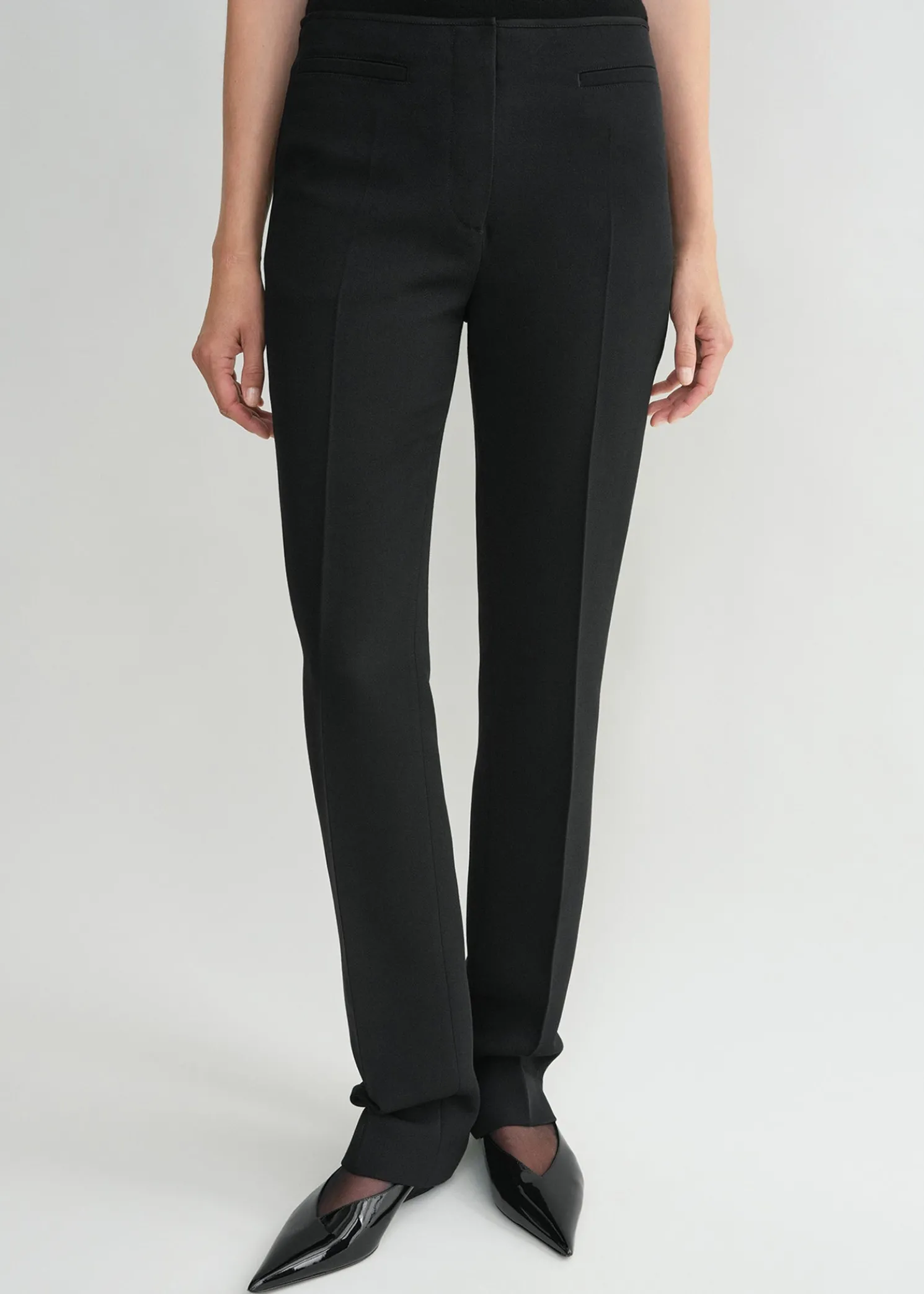 Low-waist cigarette trousers black