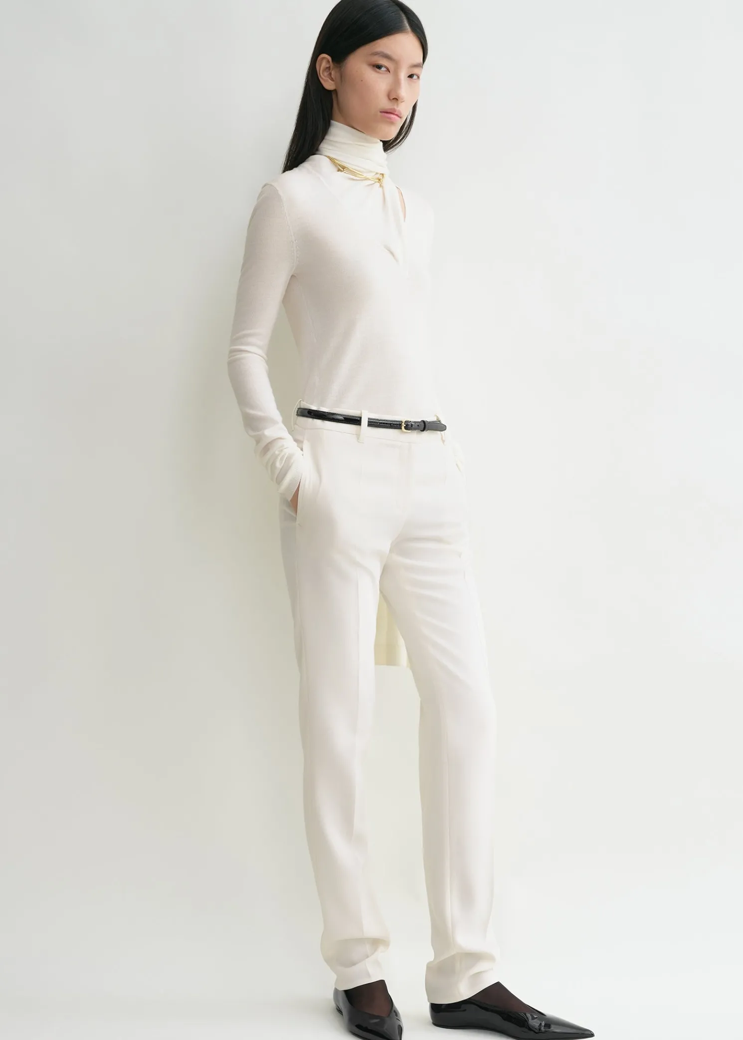 Low-waist slim trousers ecru