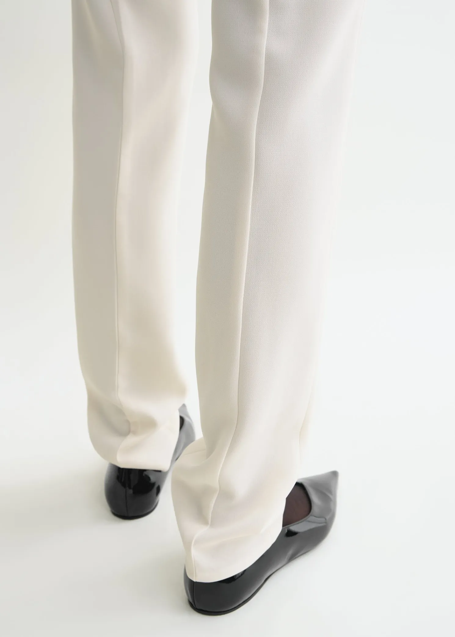 Low-waist slim trousers ecru