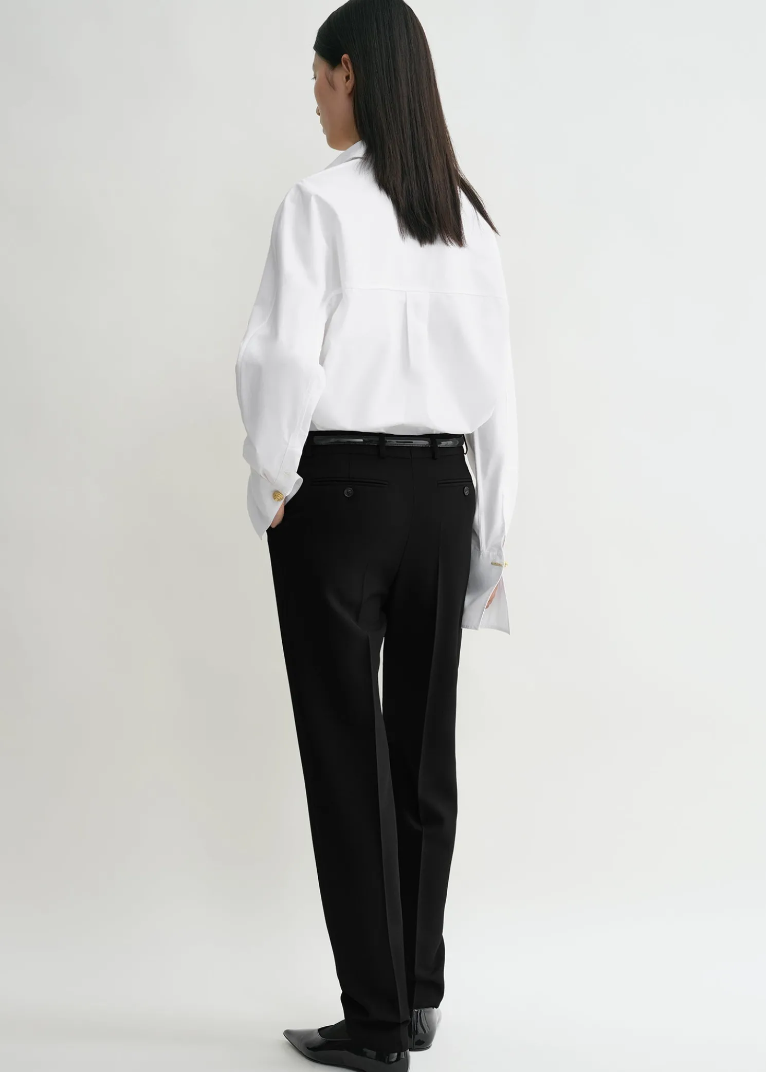 Low-waist tailored trousers black