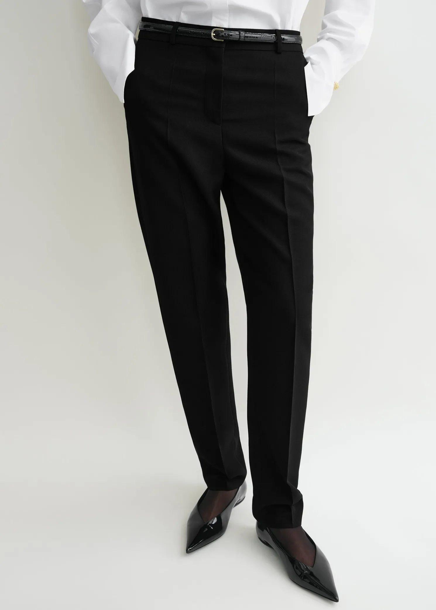 Low-waist tailored trousers black