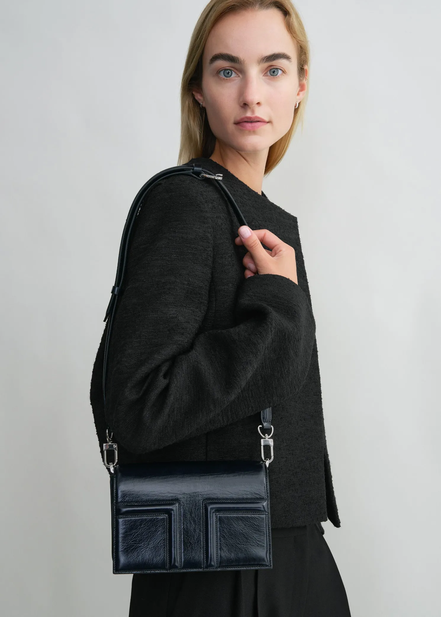 Mini T-Flap Naplack bag navy