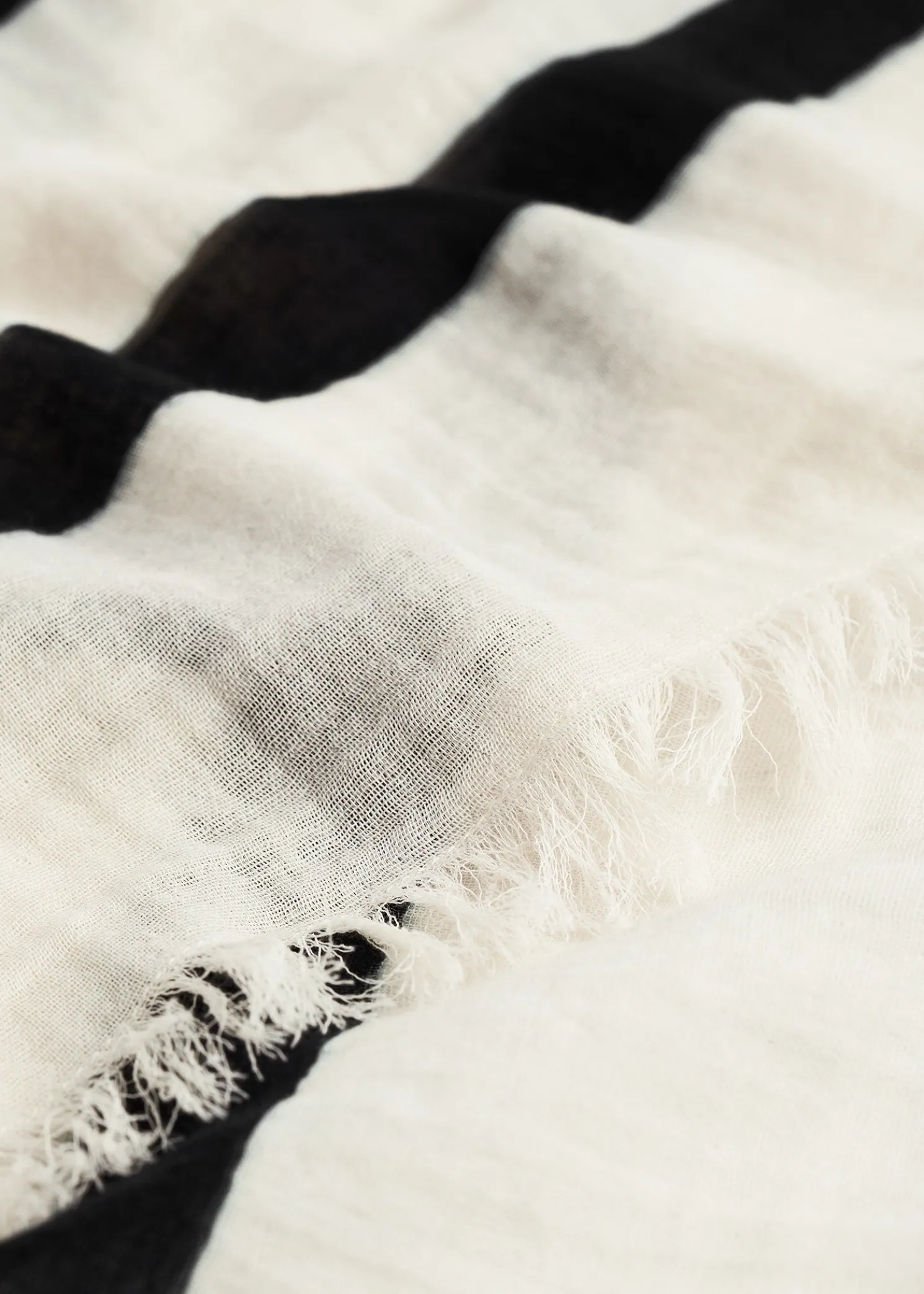 Monogram beach sarong ecru/black