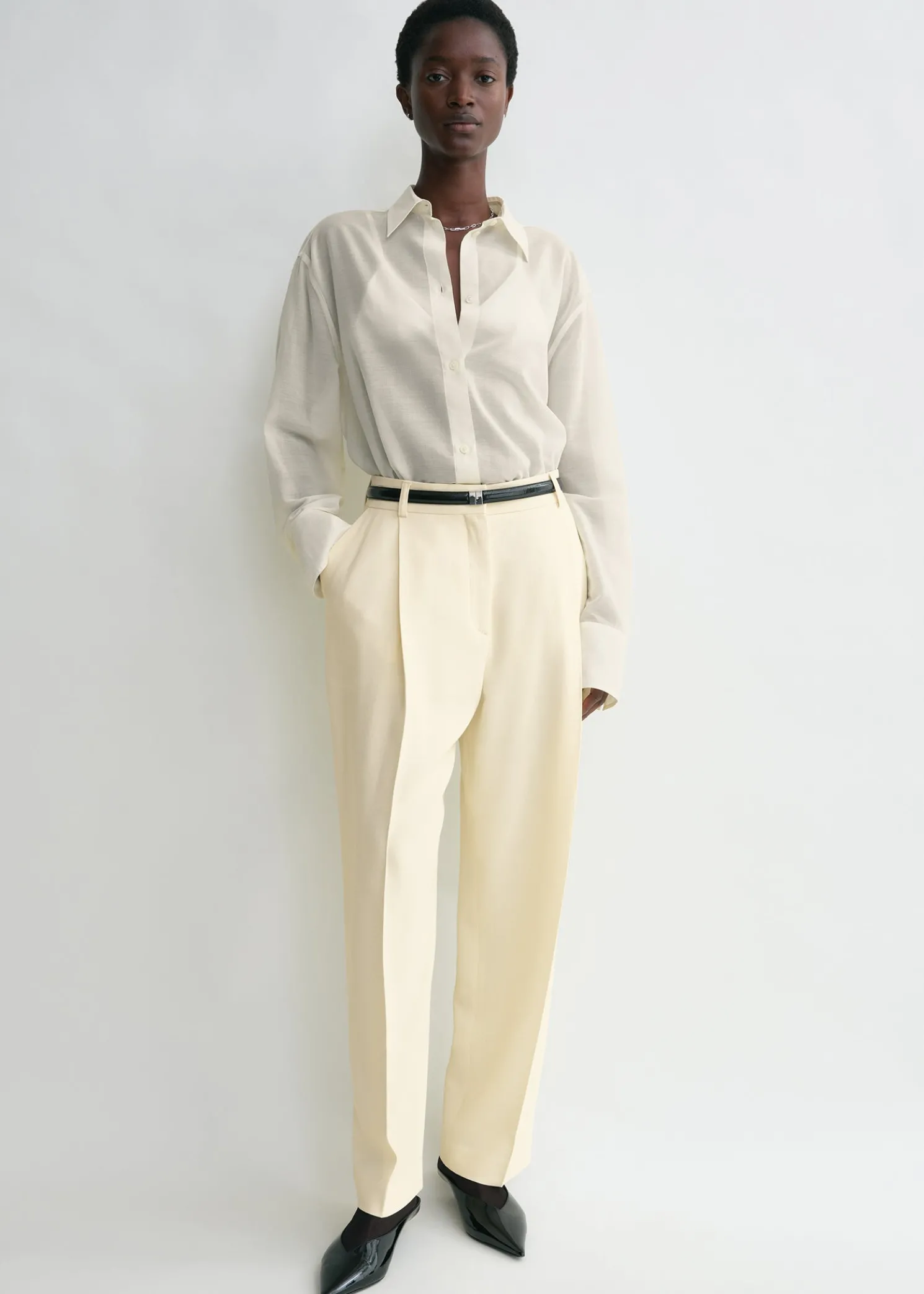 Pleated straight trousers butter