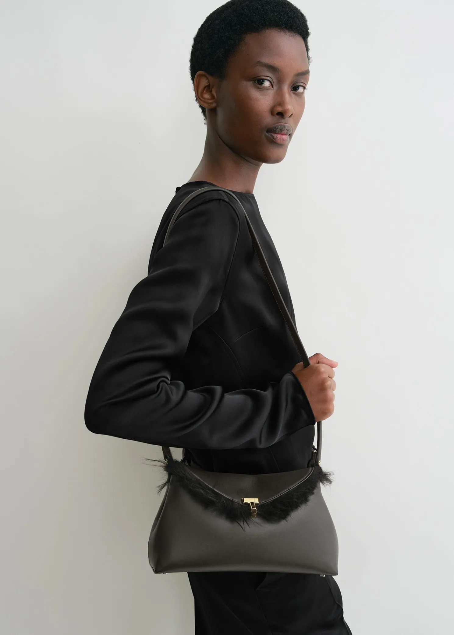 Shearling T-Lock clutch bark