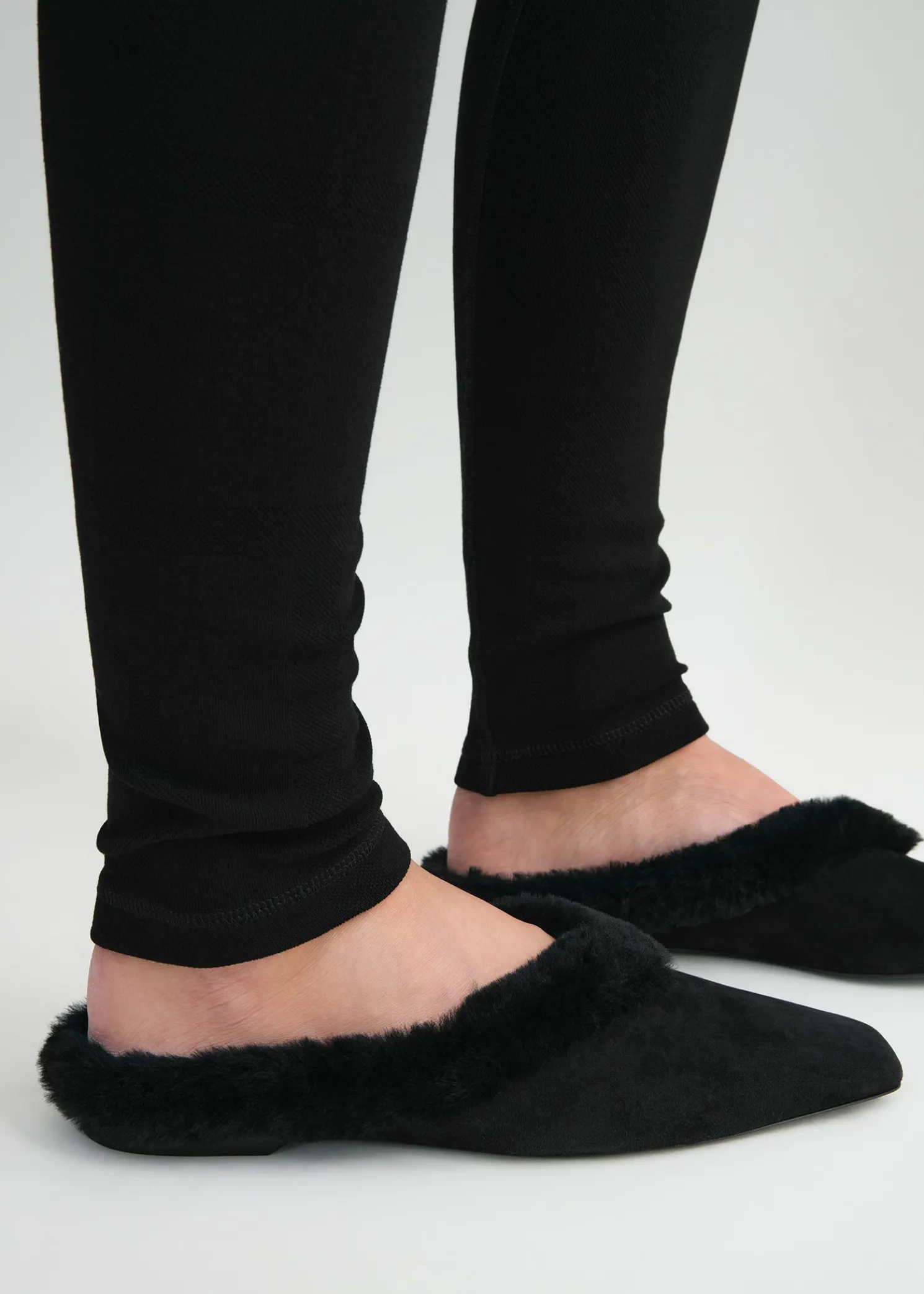 Shearling-edge slippers black