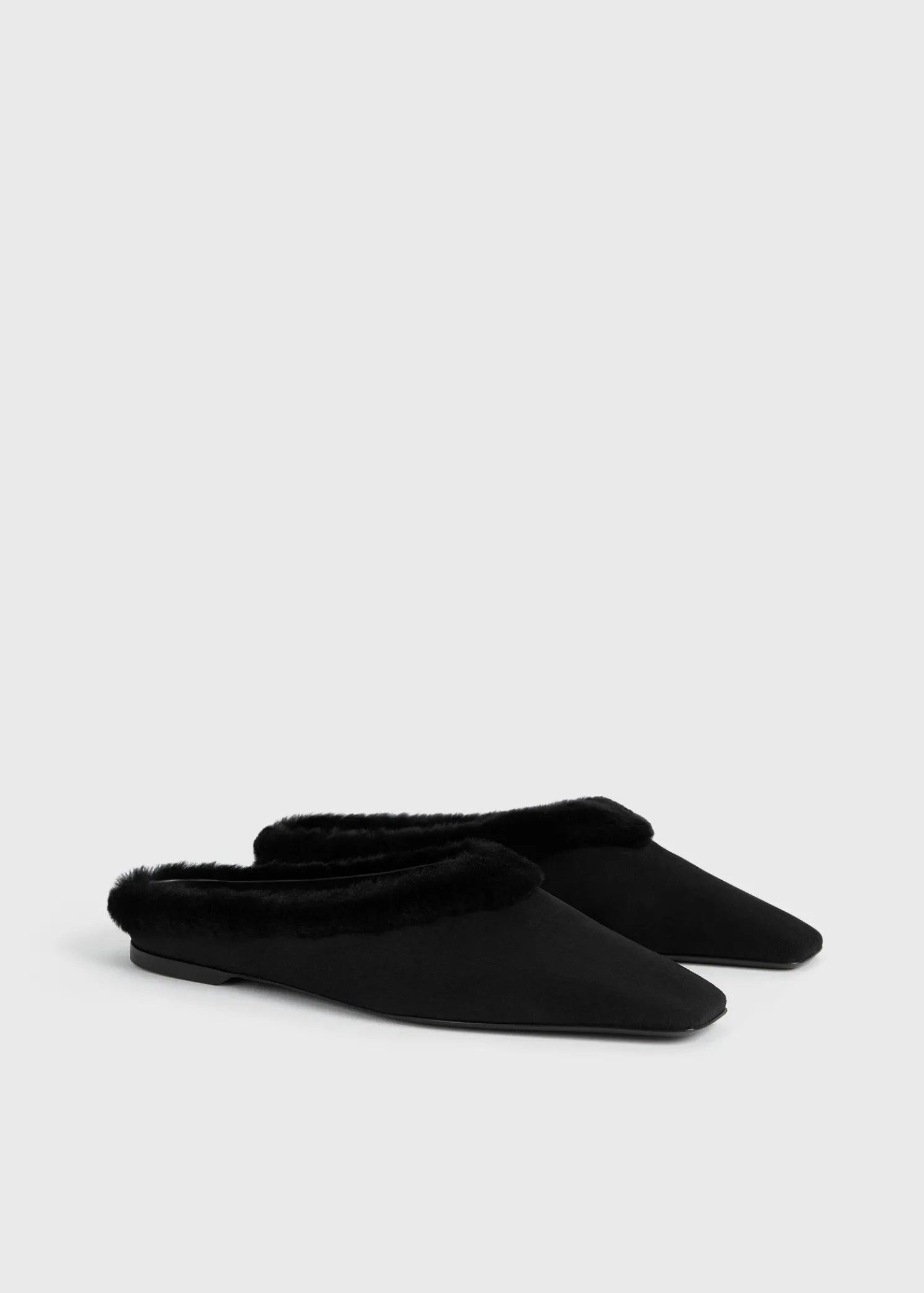Shearling-edge slippers black