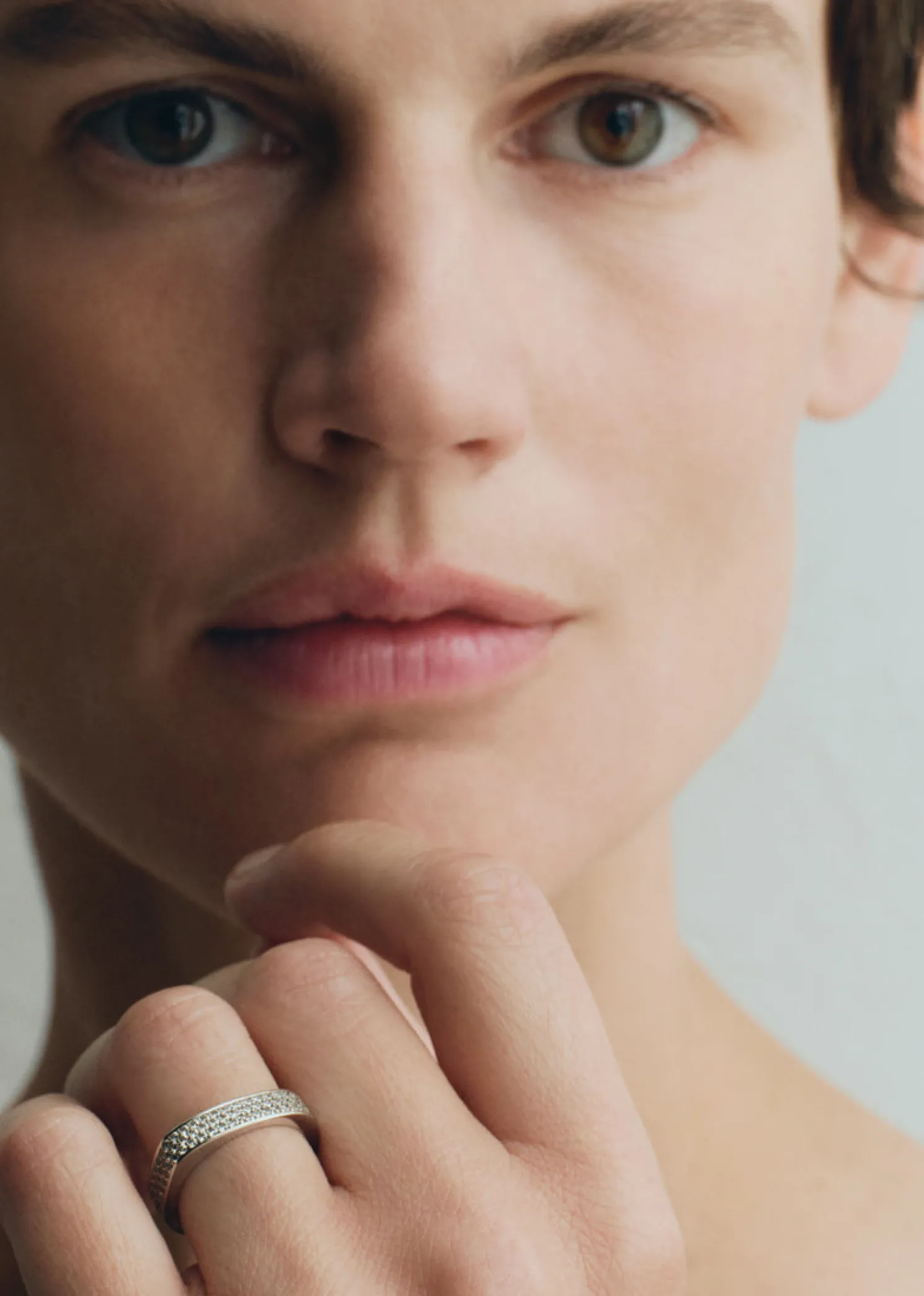 Signature pavé ring silver