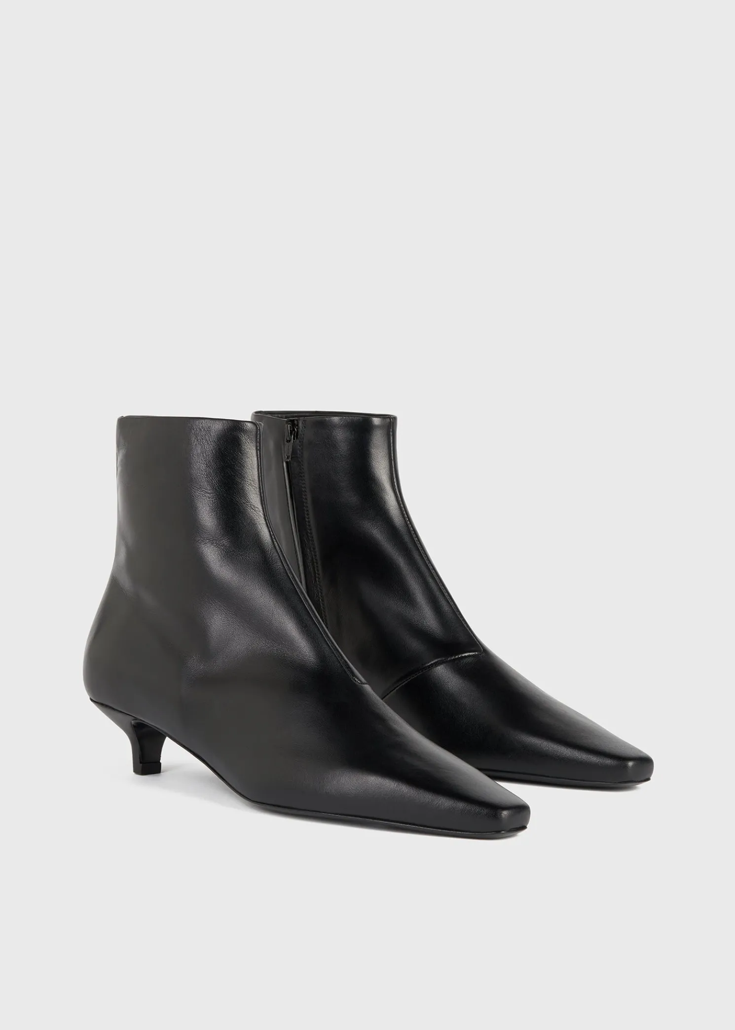 Slim leather ankle boots black