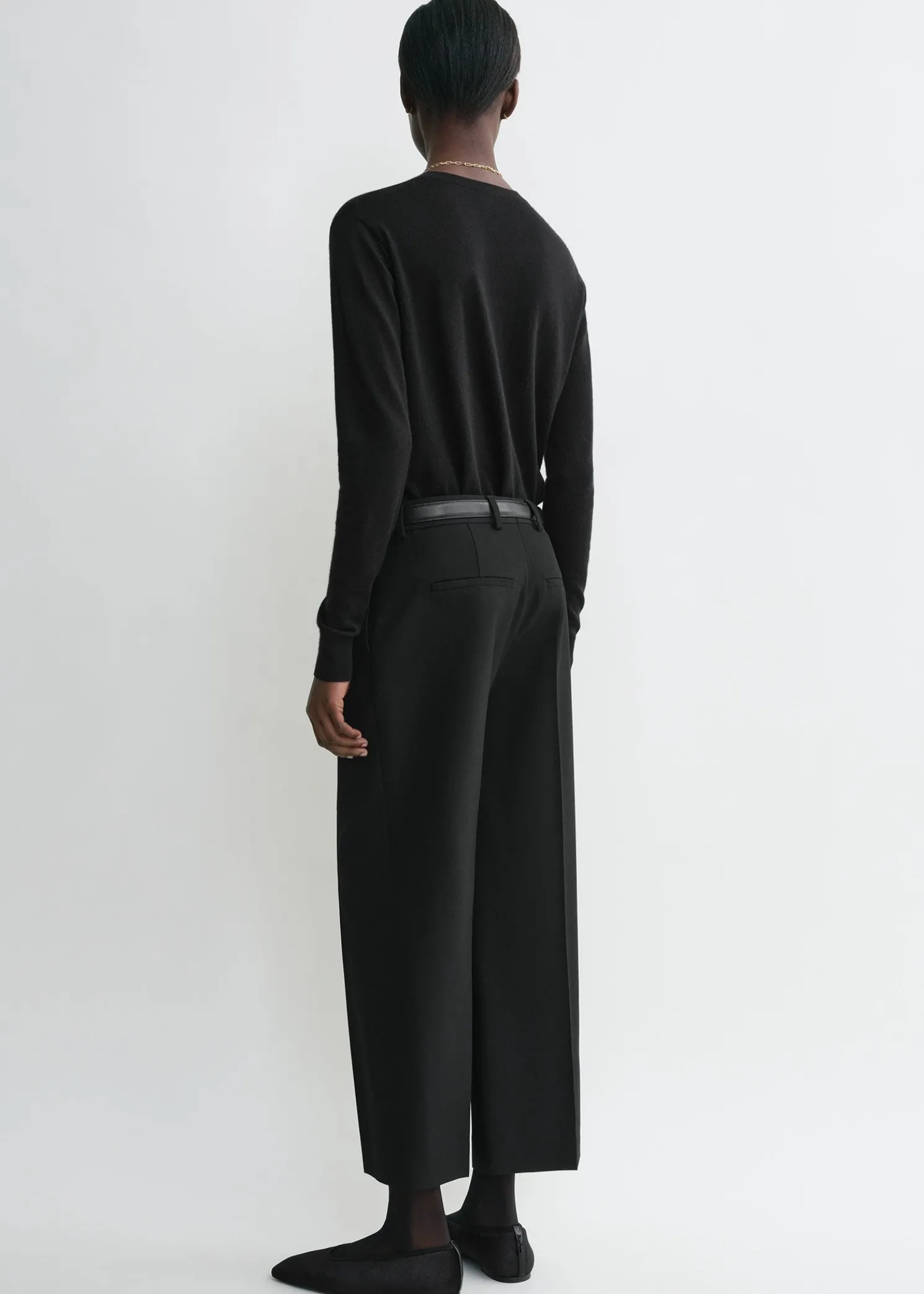 Straight cropped trousers black