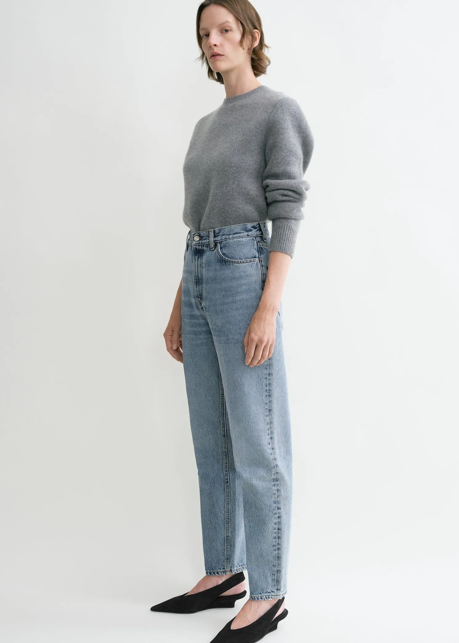 Tapered leg denim worn blue