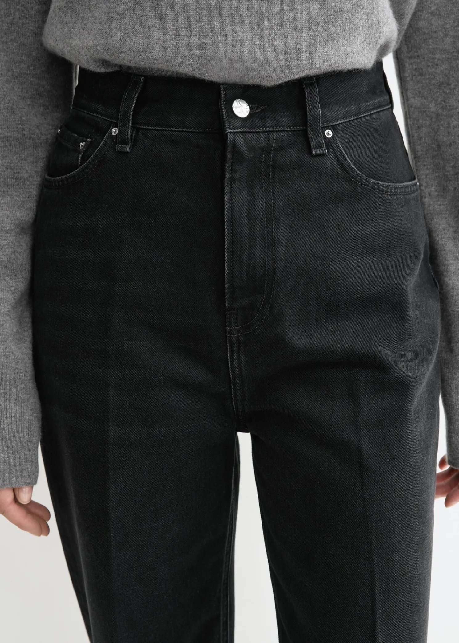 Tapered leg denim faded black
