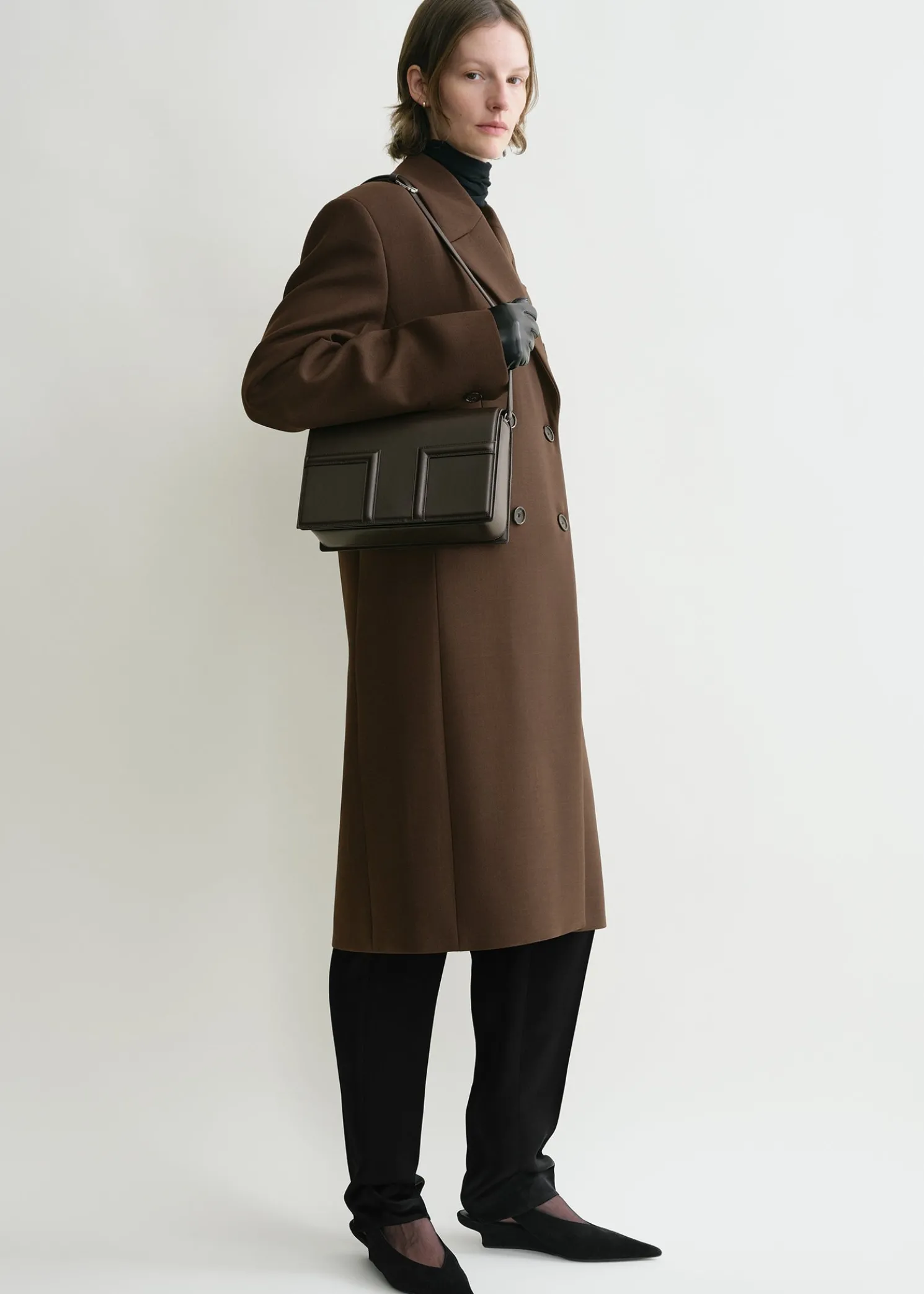 T-Flap leather bag coffee