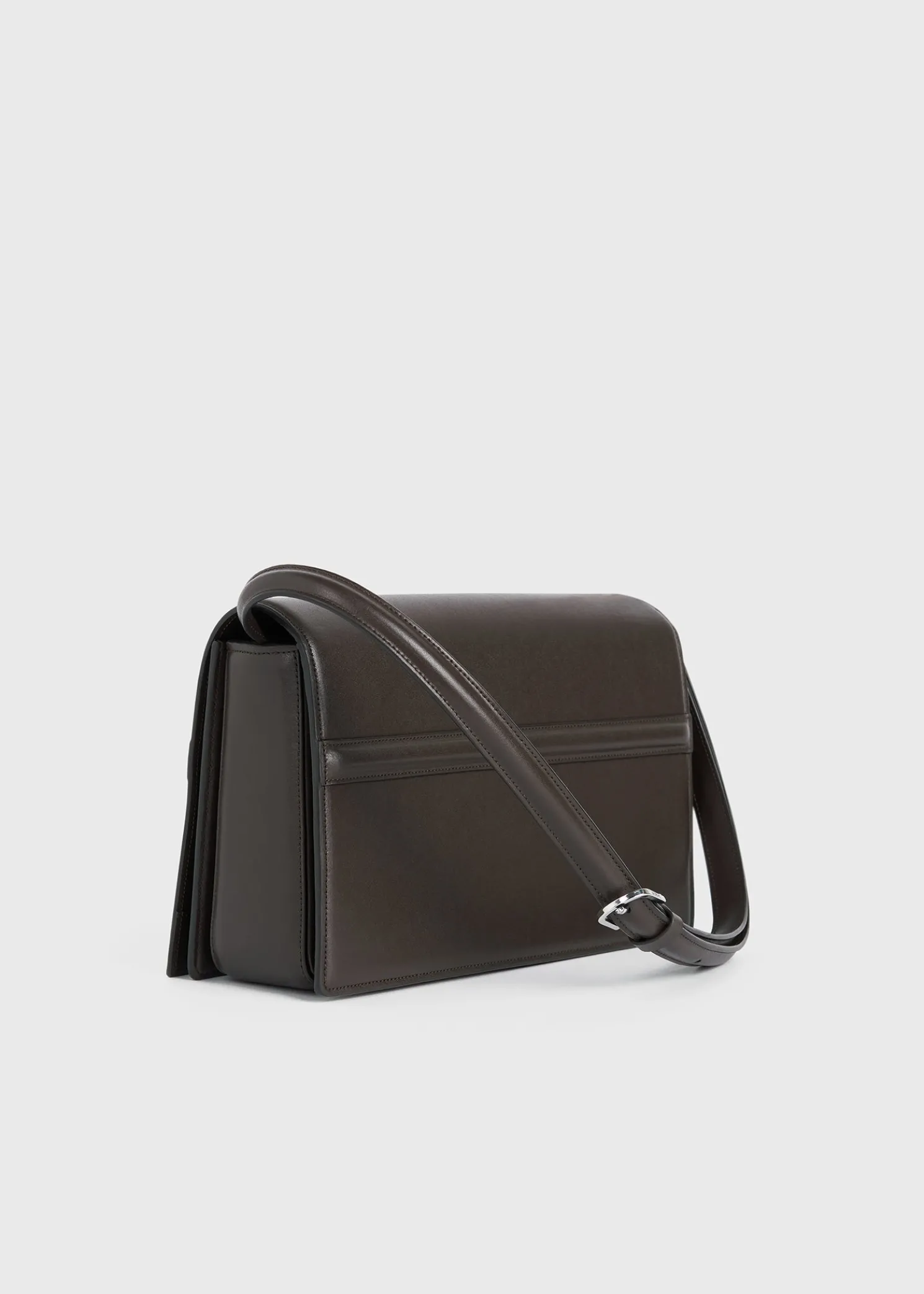 T-Flap leather bag coffee