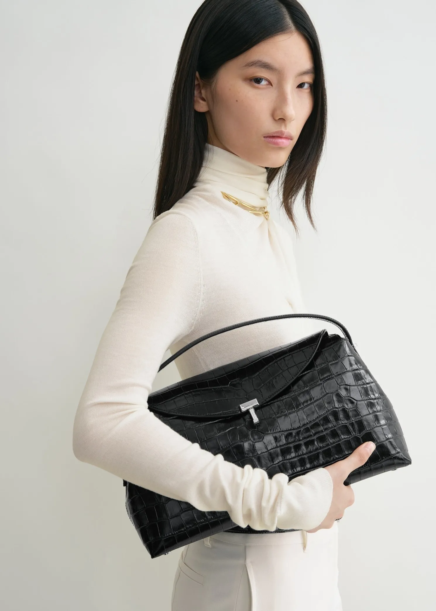 T-lock croco-embossed top handle black
