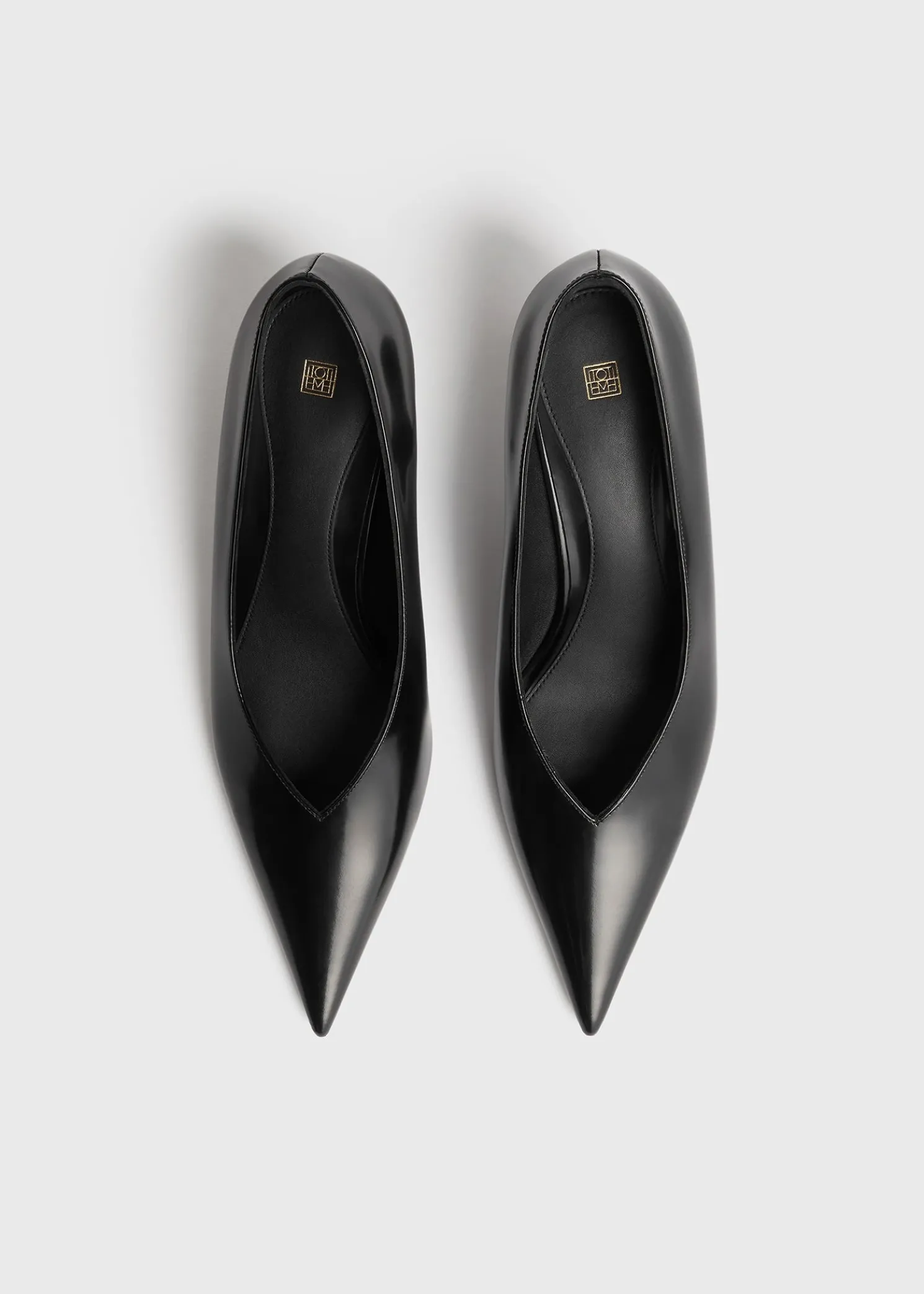 Wedge-heel abrasivato pumps black